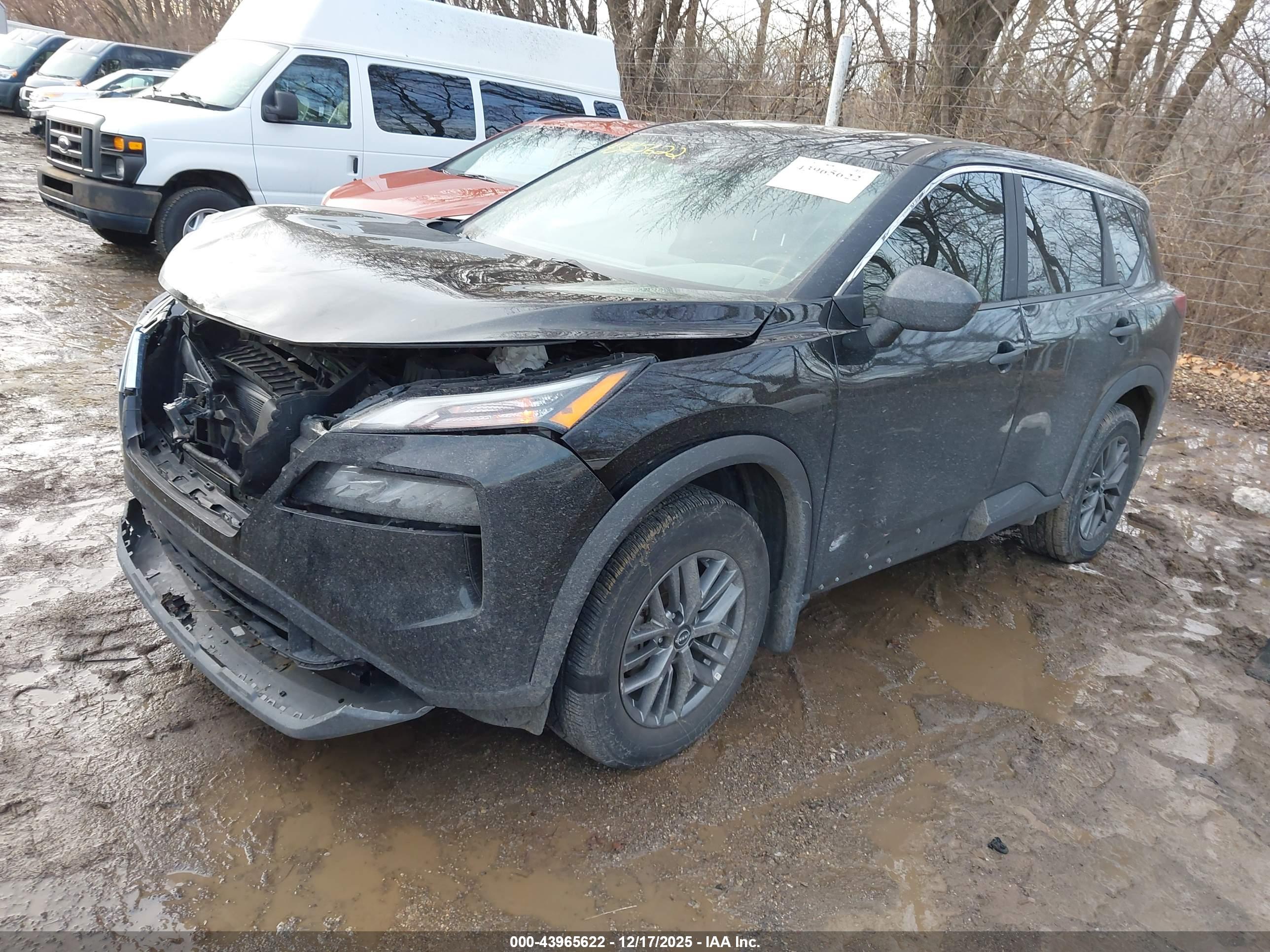 NISSAN ROGUE image 2