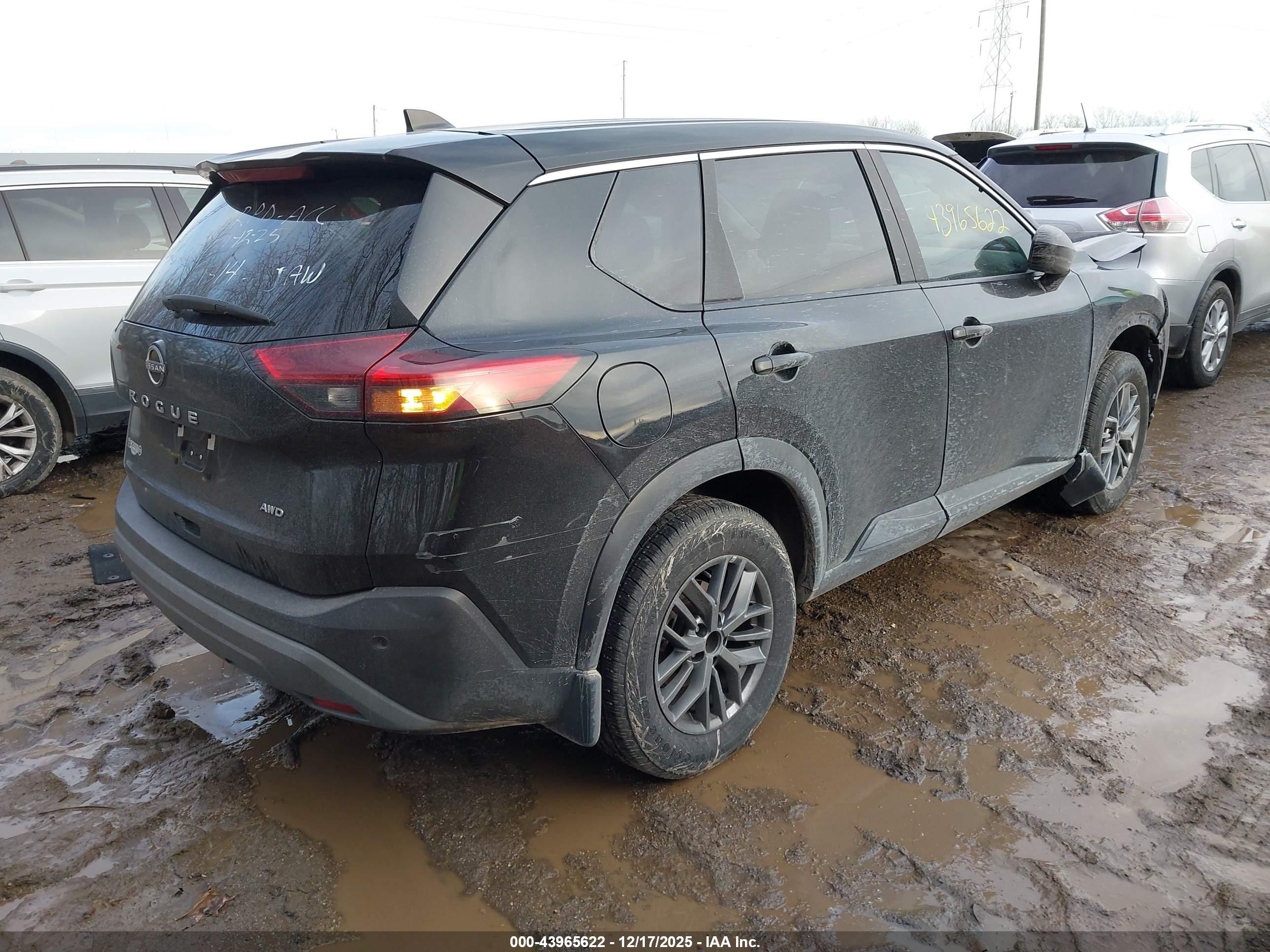 NISSAN ROGUE image 4
