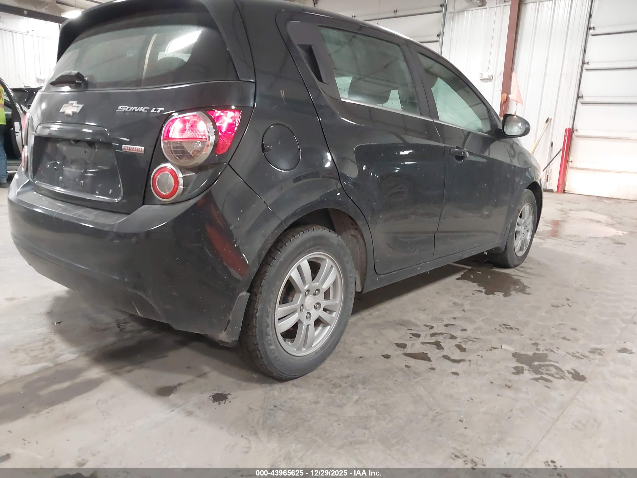CHEVROLET SONIC image 4