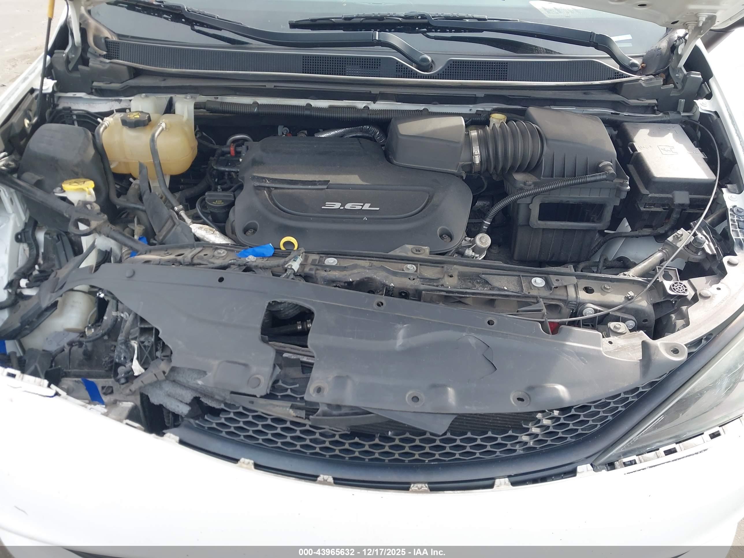 CHRYSLER PACIFICA image 10