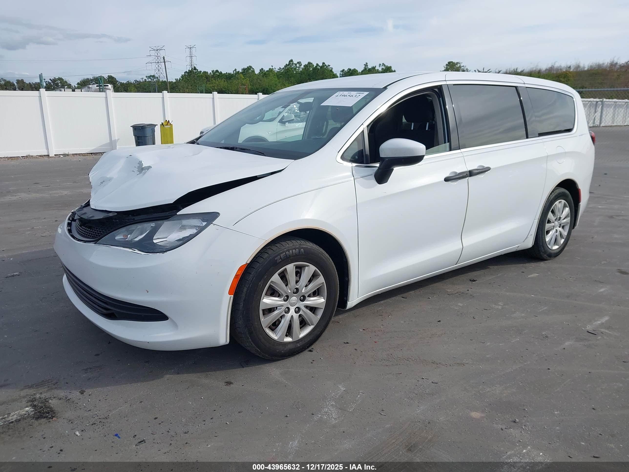 CHRYSLER PACIFICA image 2