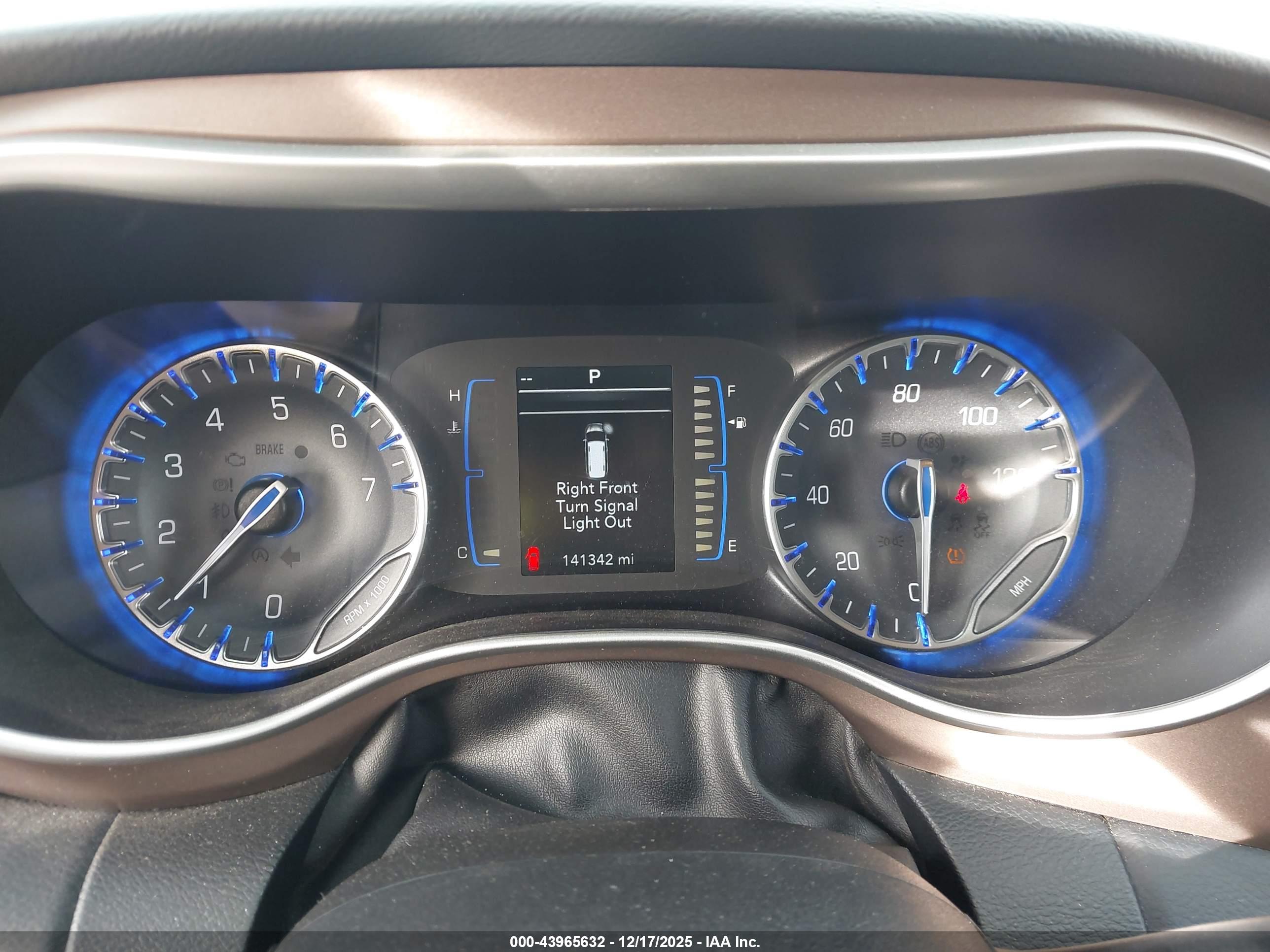 CHRYSLER PACIFICA image 7