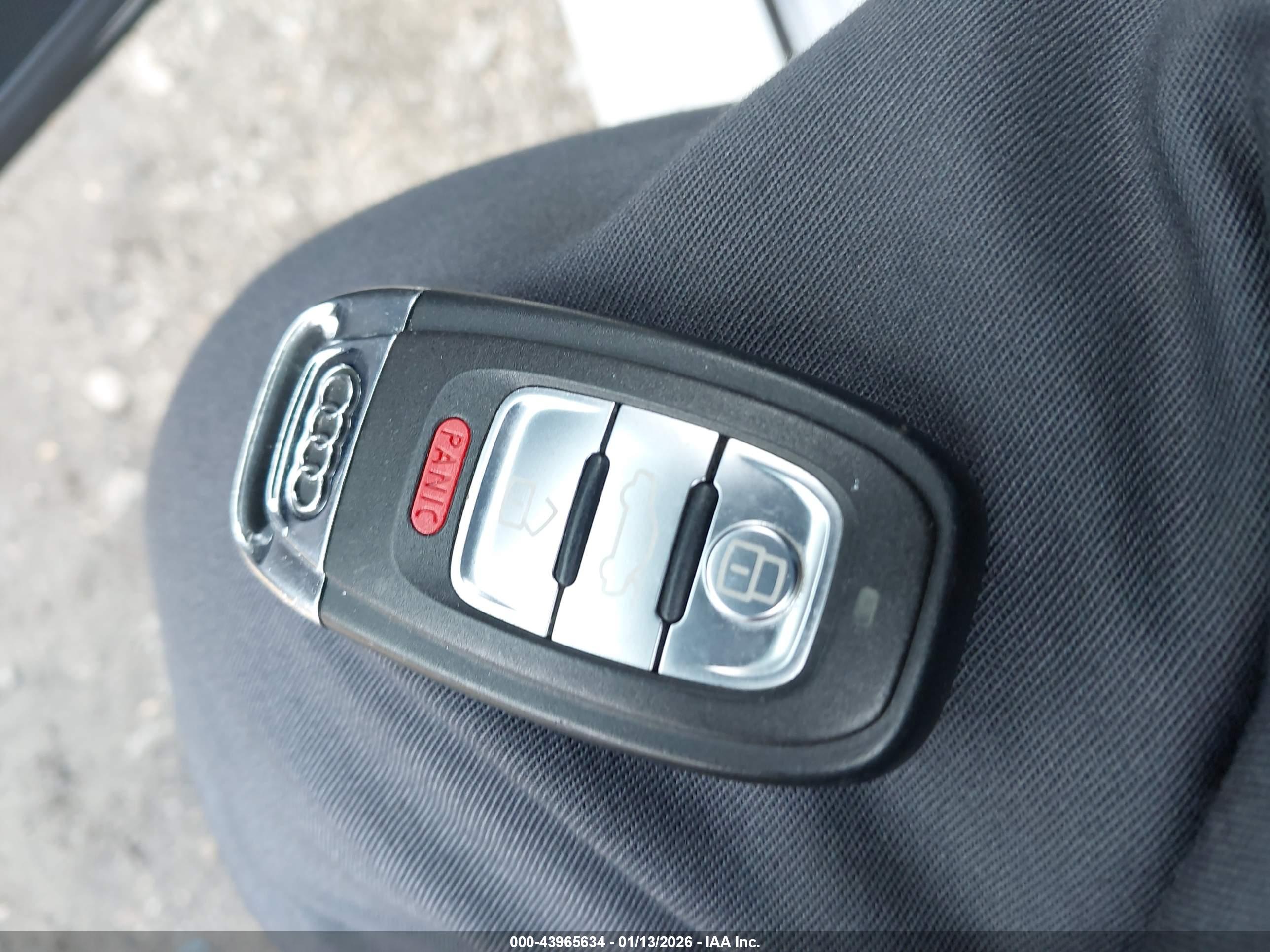 AUDI A4 image 11