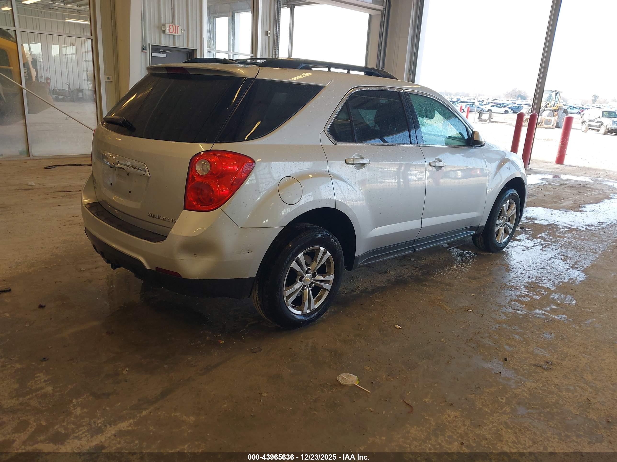 CHEVROLET EQUINOX image 4