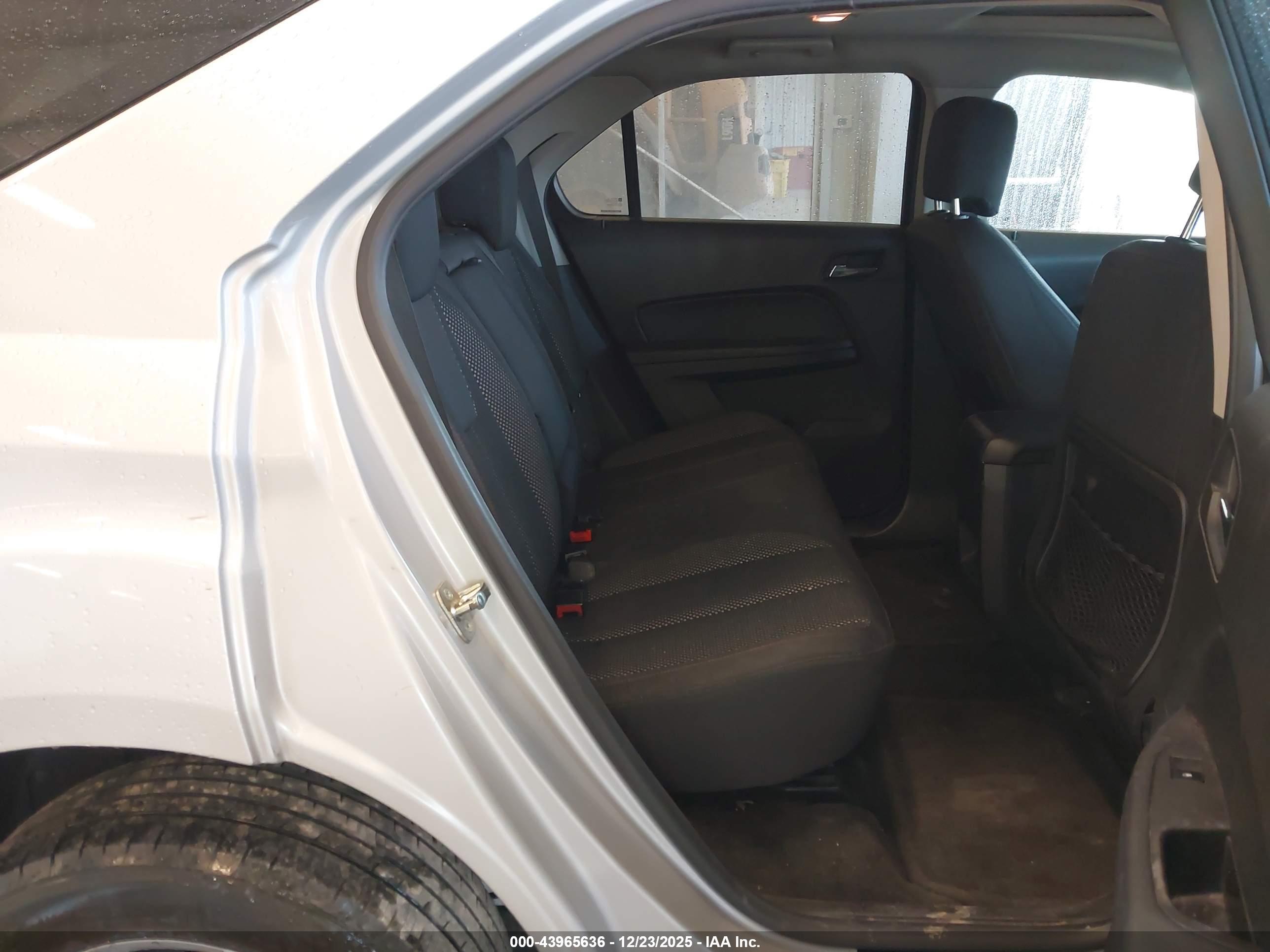 CHEVROLET EQUINOX image 8