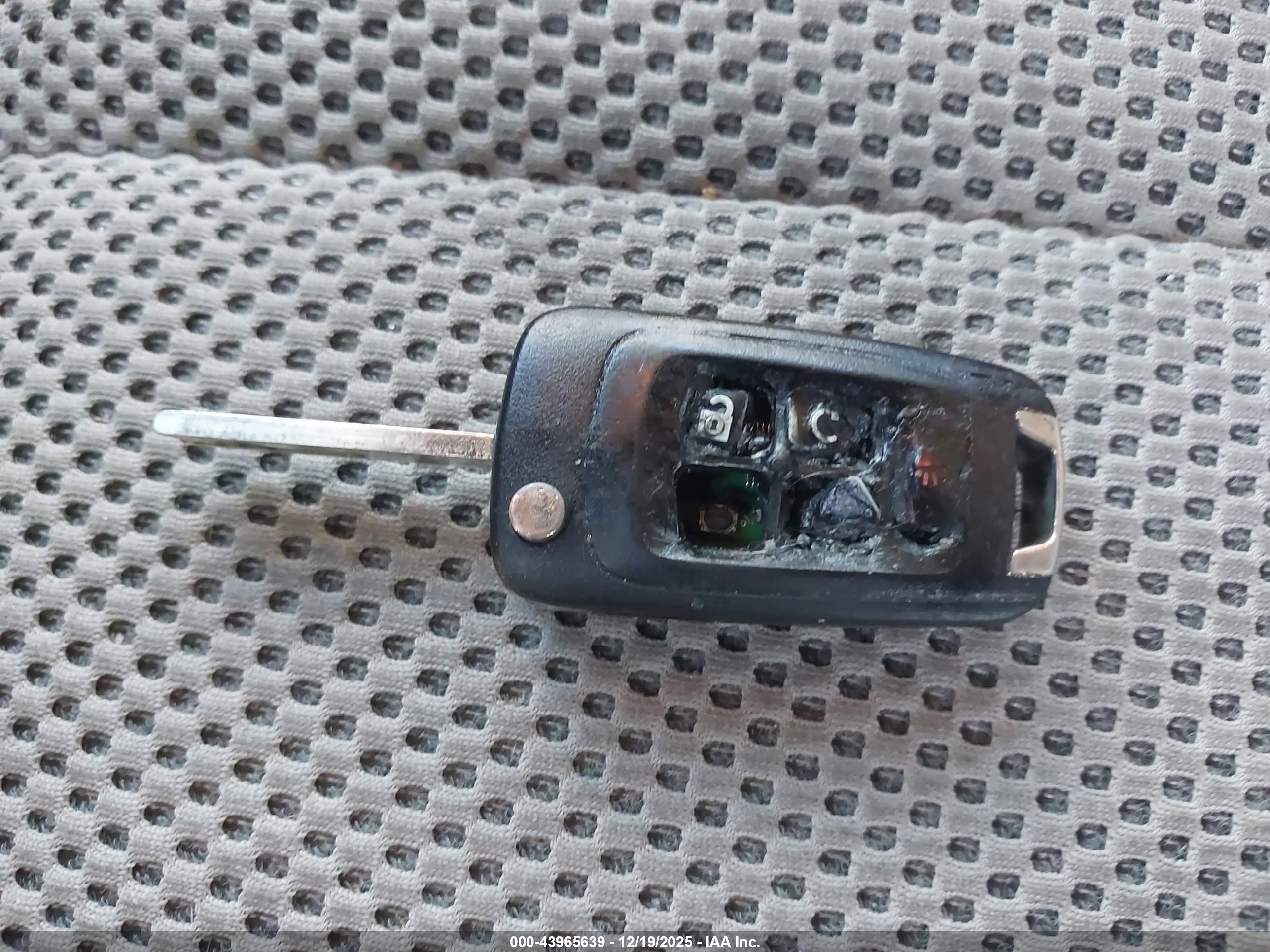 CHEVROLET EQUINOX image 11