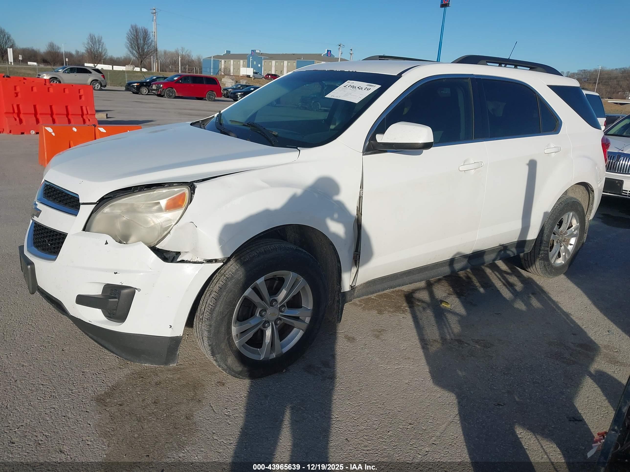 CHEVROLET EQUINOX image 2