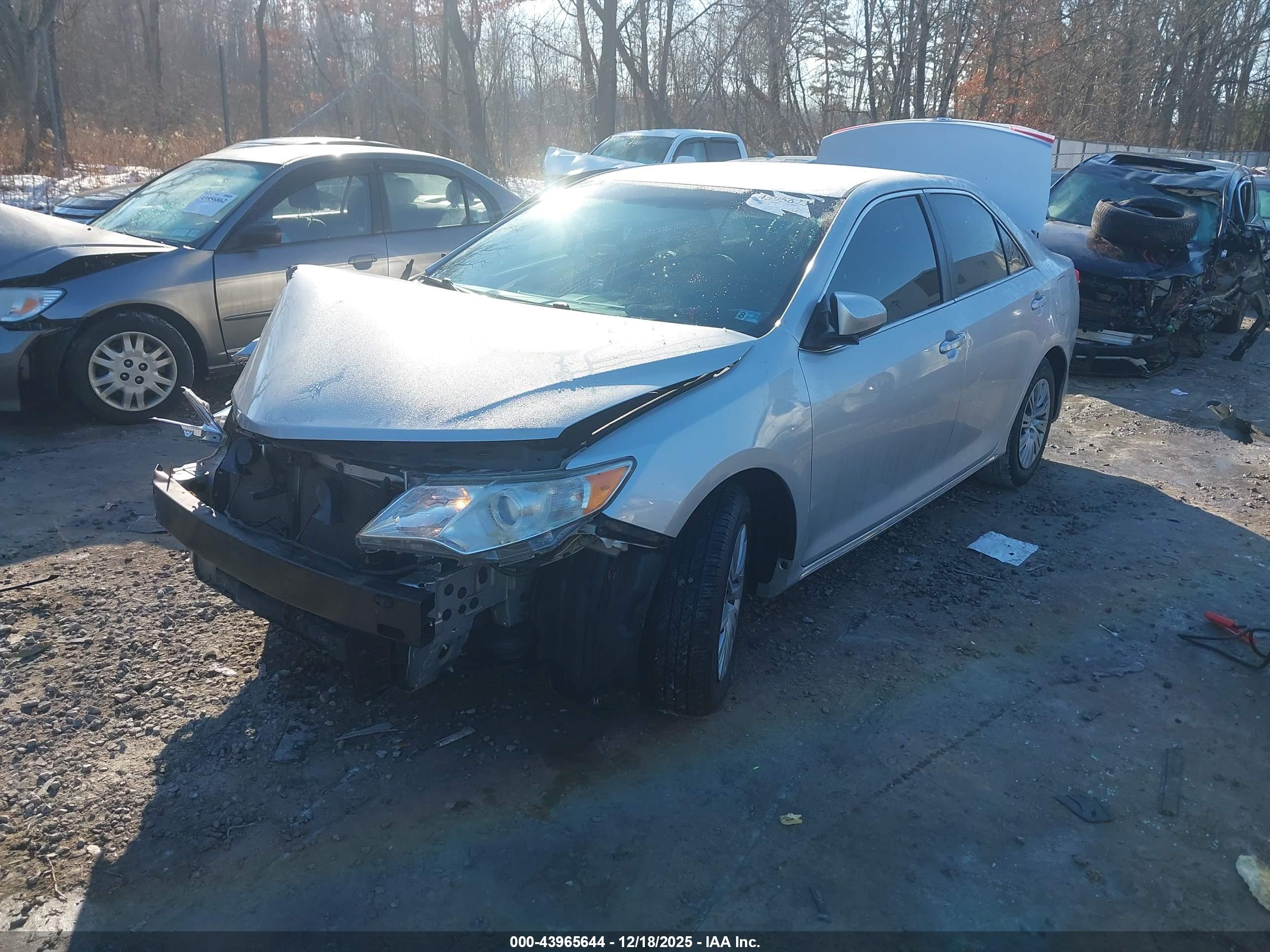 TOYOTA CAMRY image 2