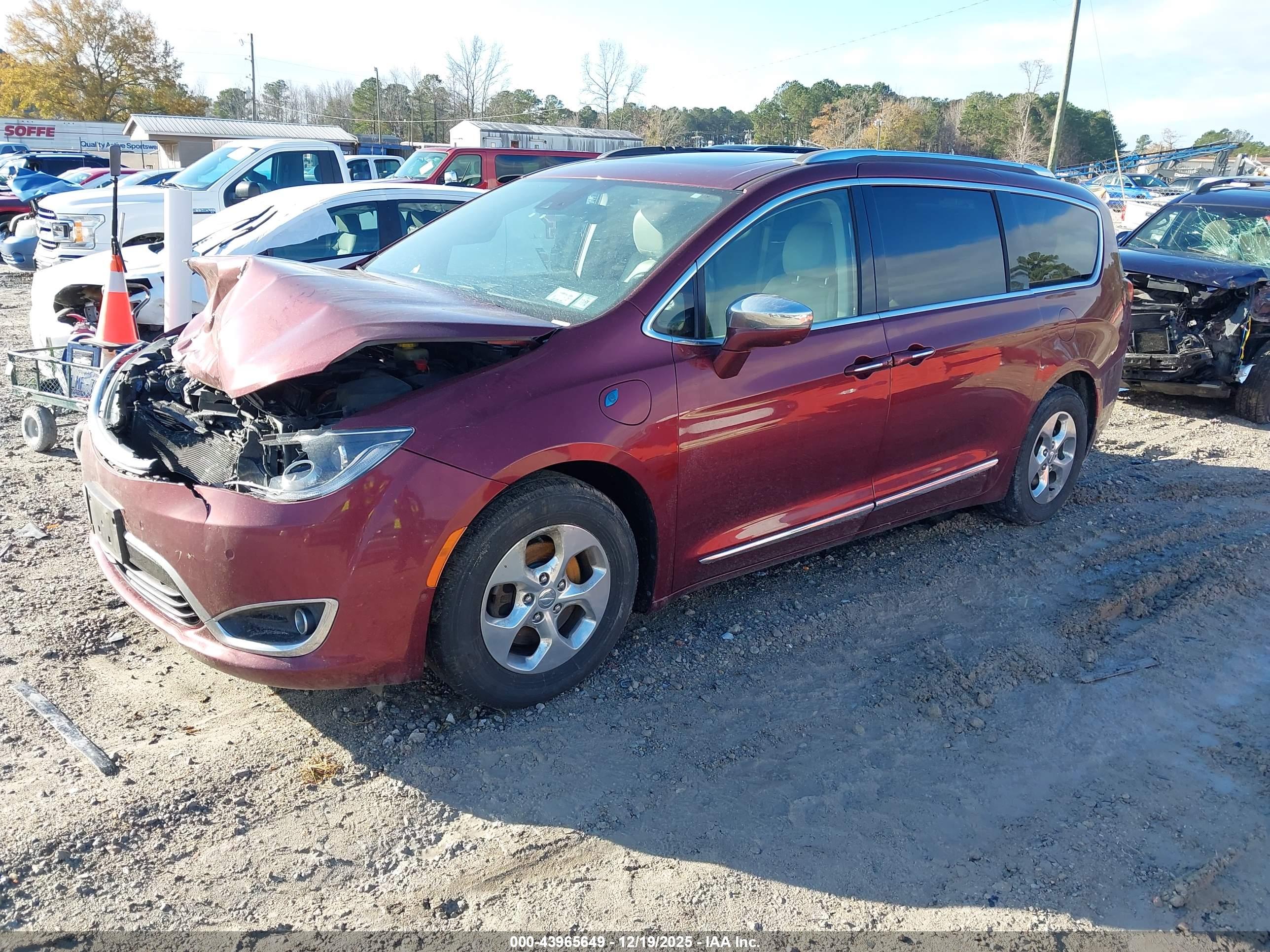 CHRYSLER PACIFICA image 2