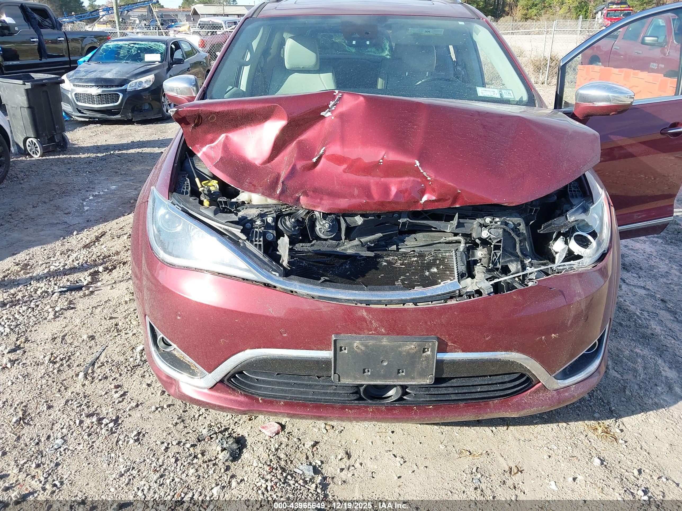 CHRYSLER PACIFICA image 6