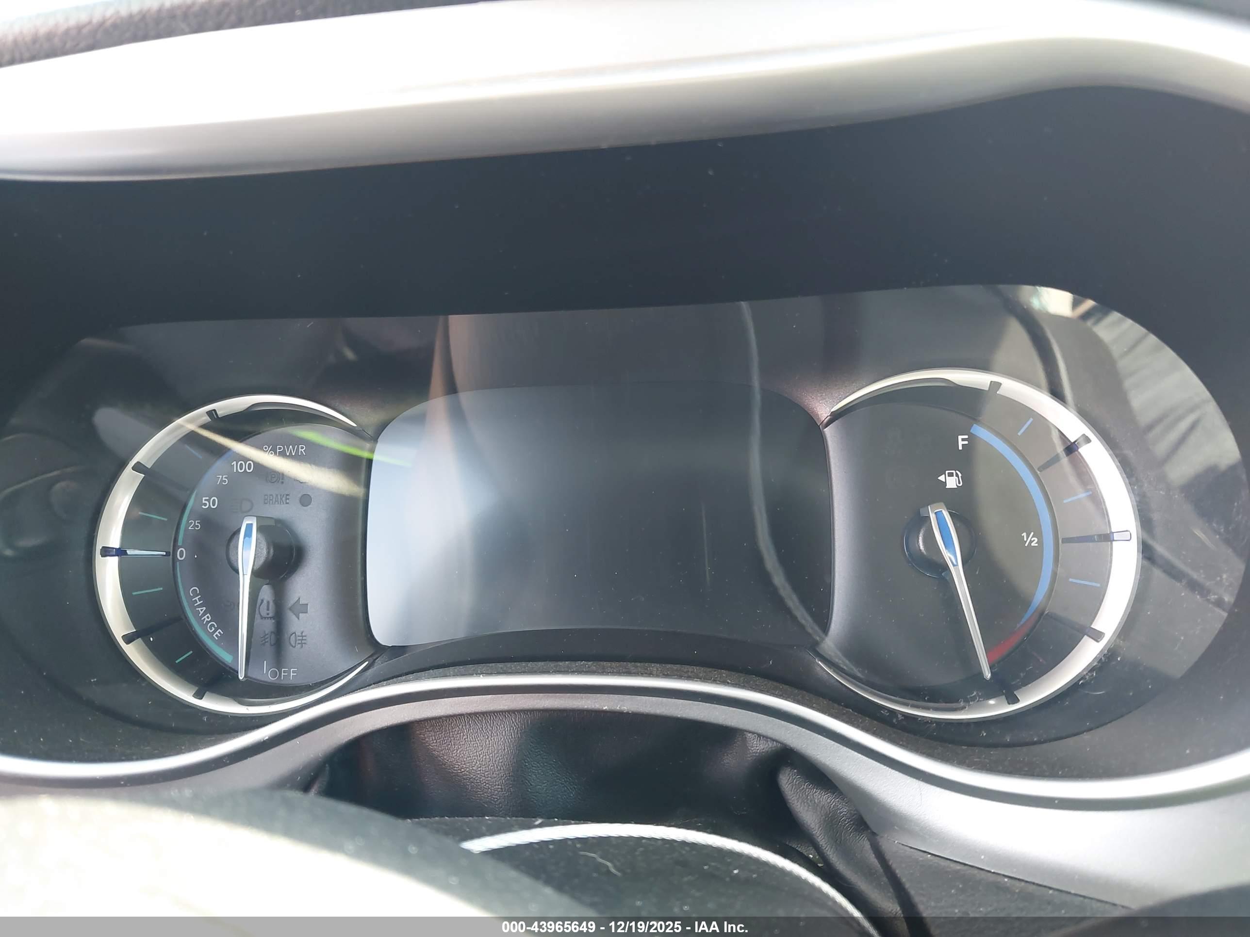 CHRYSLER PACIFICA image 7
