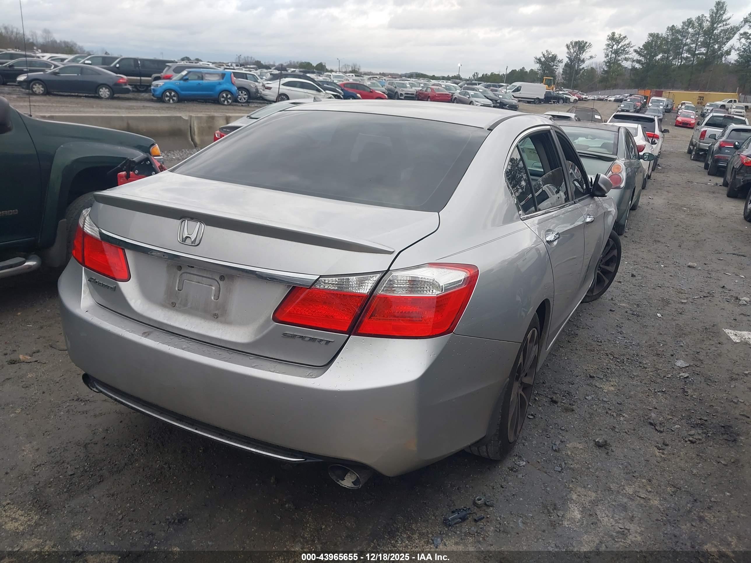 HONDA ACCORD image 4