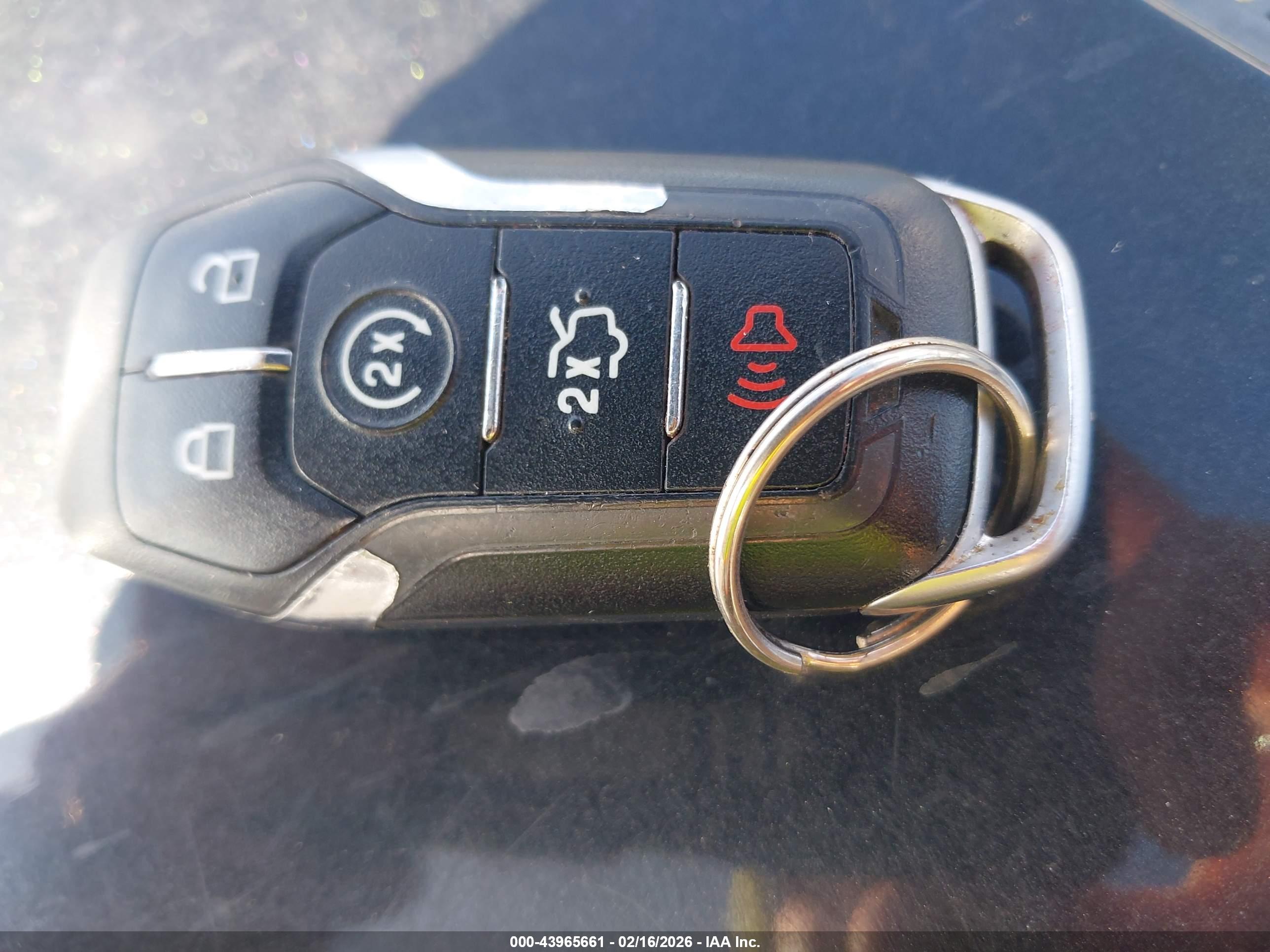 FORD FUSION image 11