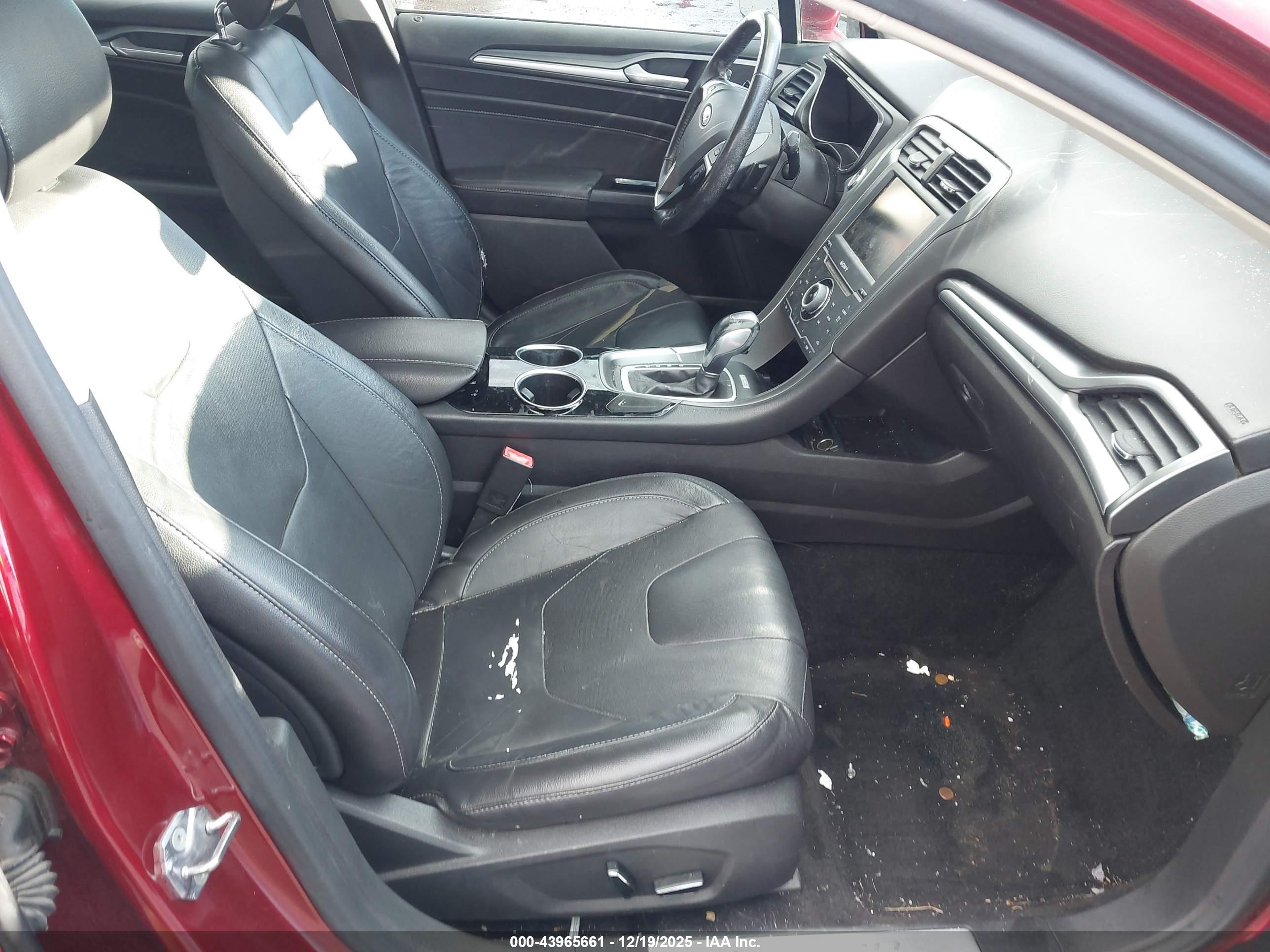 FORD FUSION image 5
