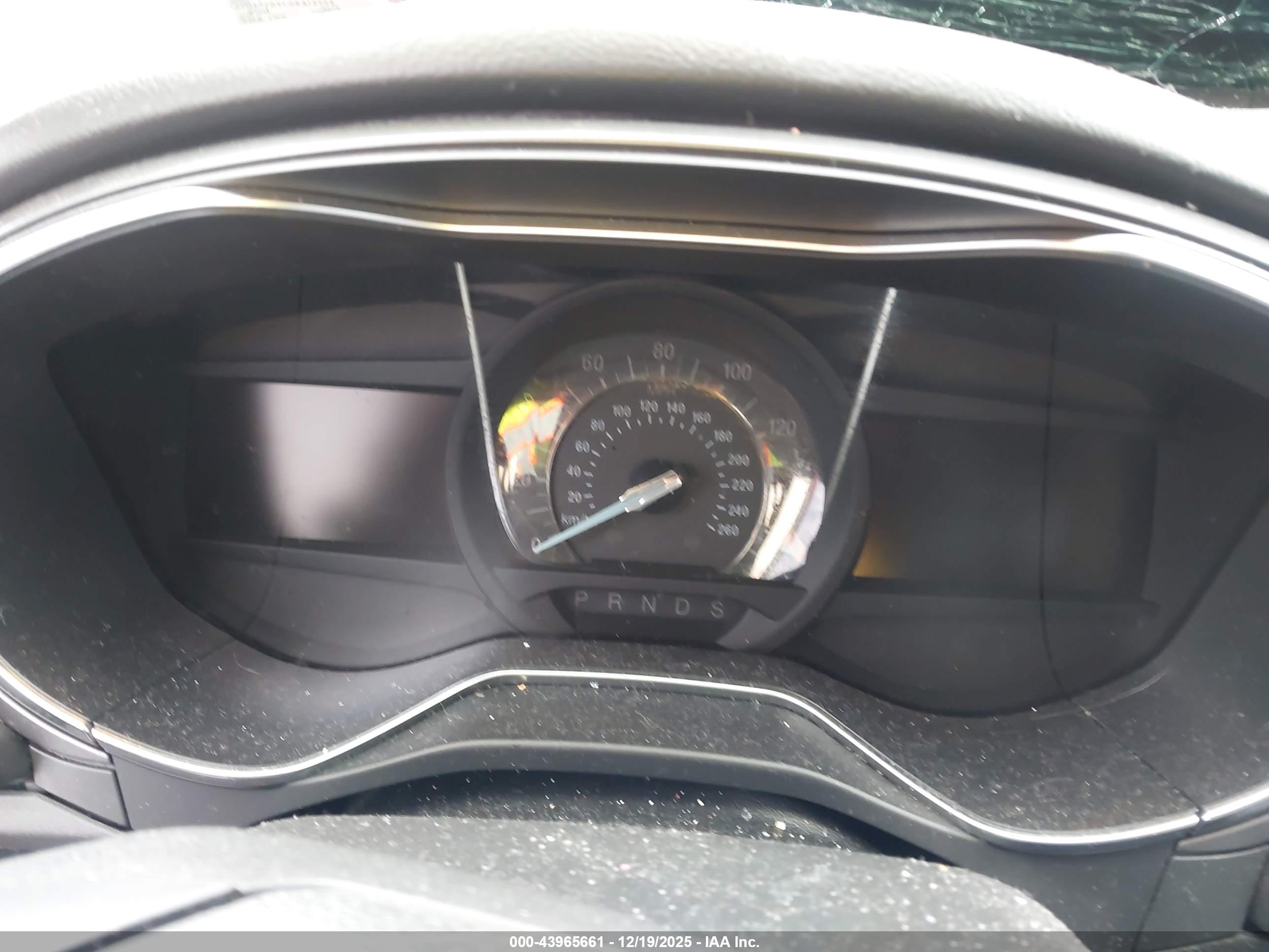 FORD FUSION image 7