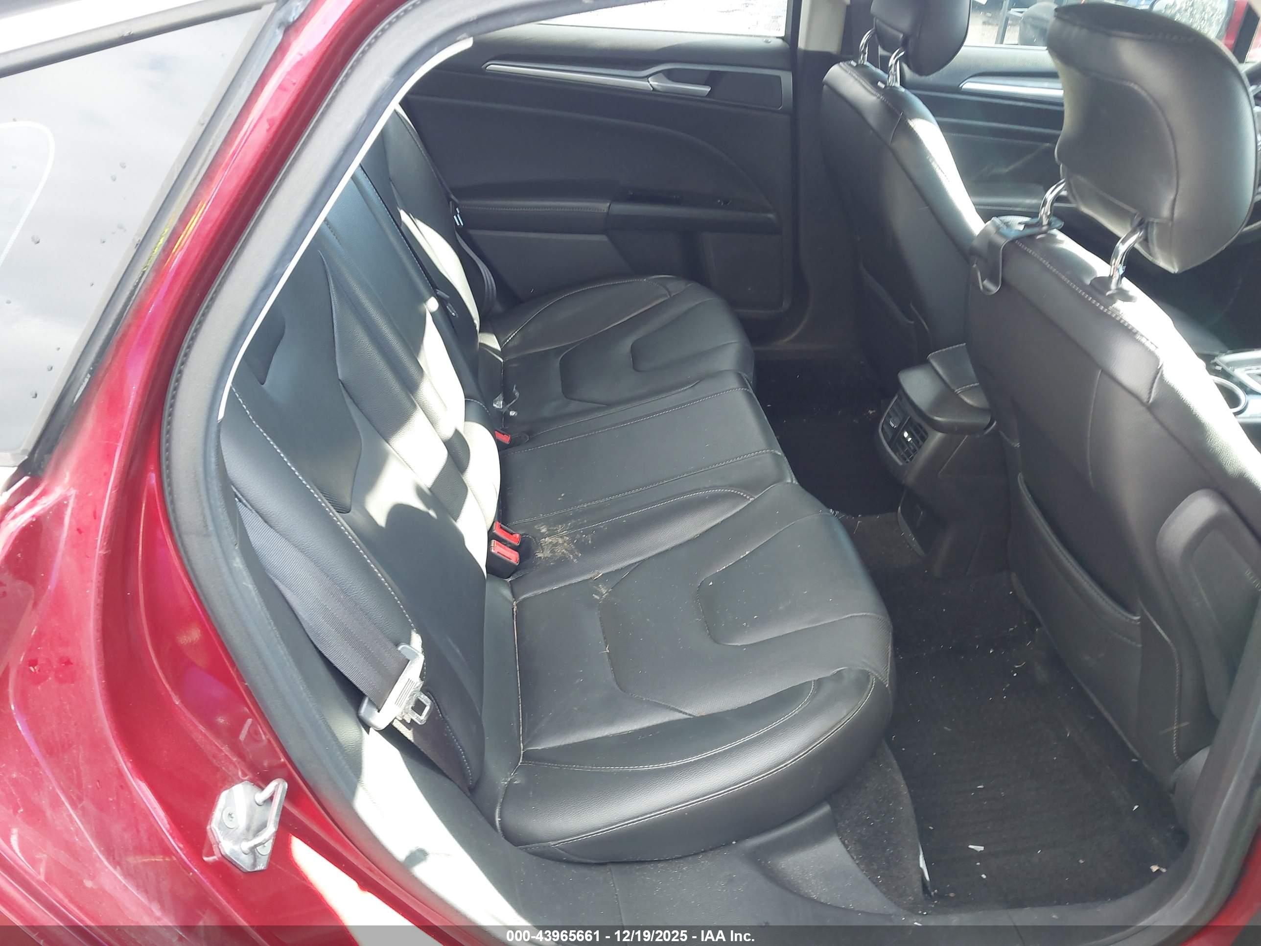 FORD FUSION image 8