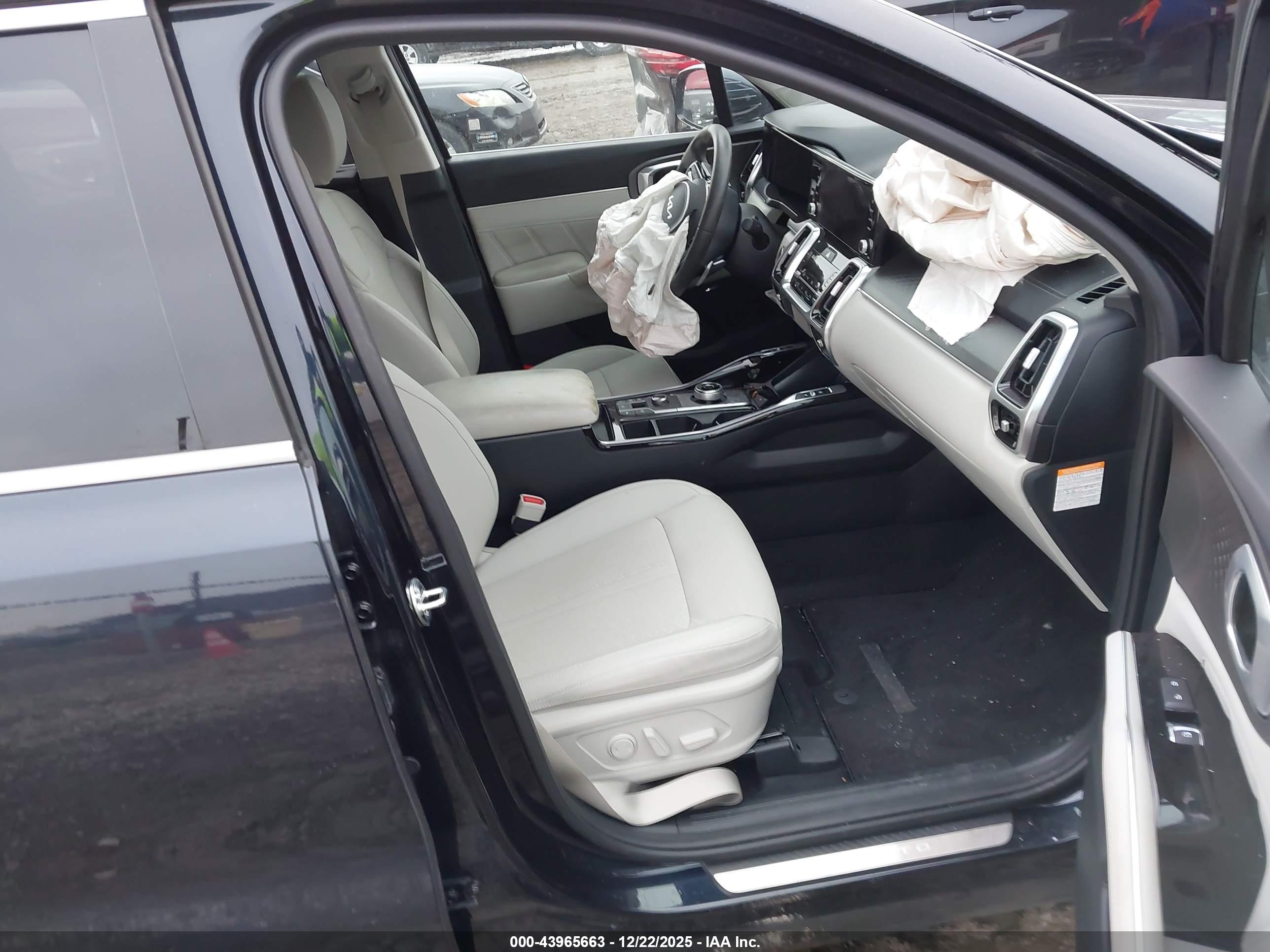 KIA SORENTO image 5