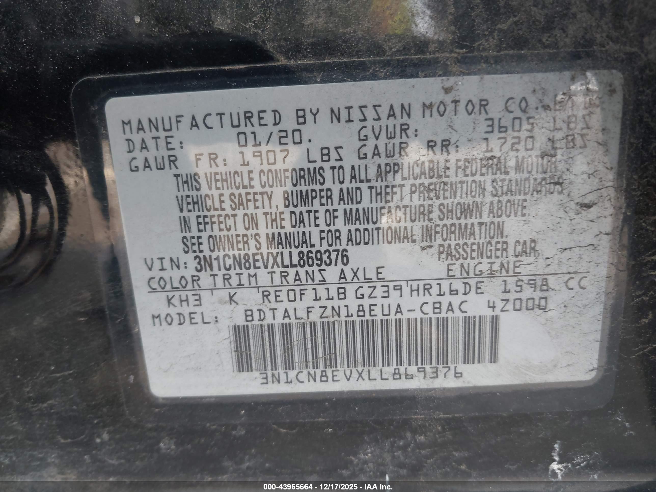 NISSAN VERSA image 9