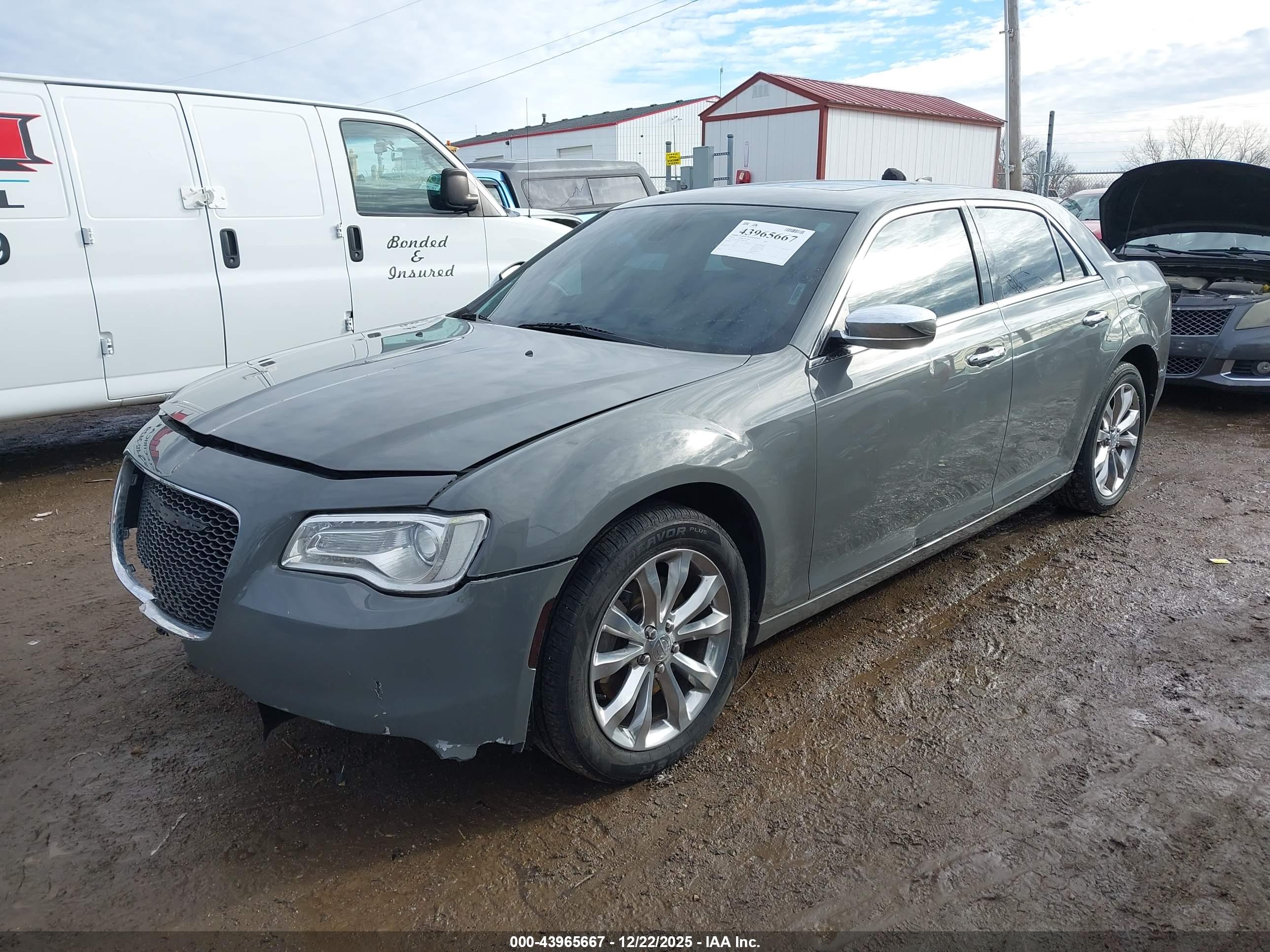 CHRYSLER 300 image 2