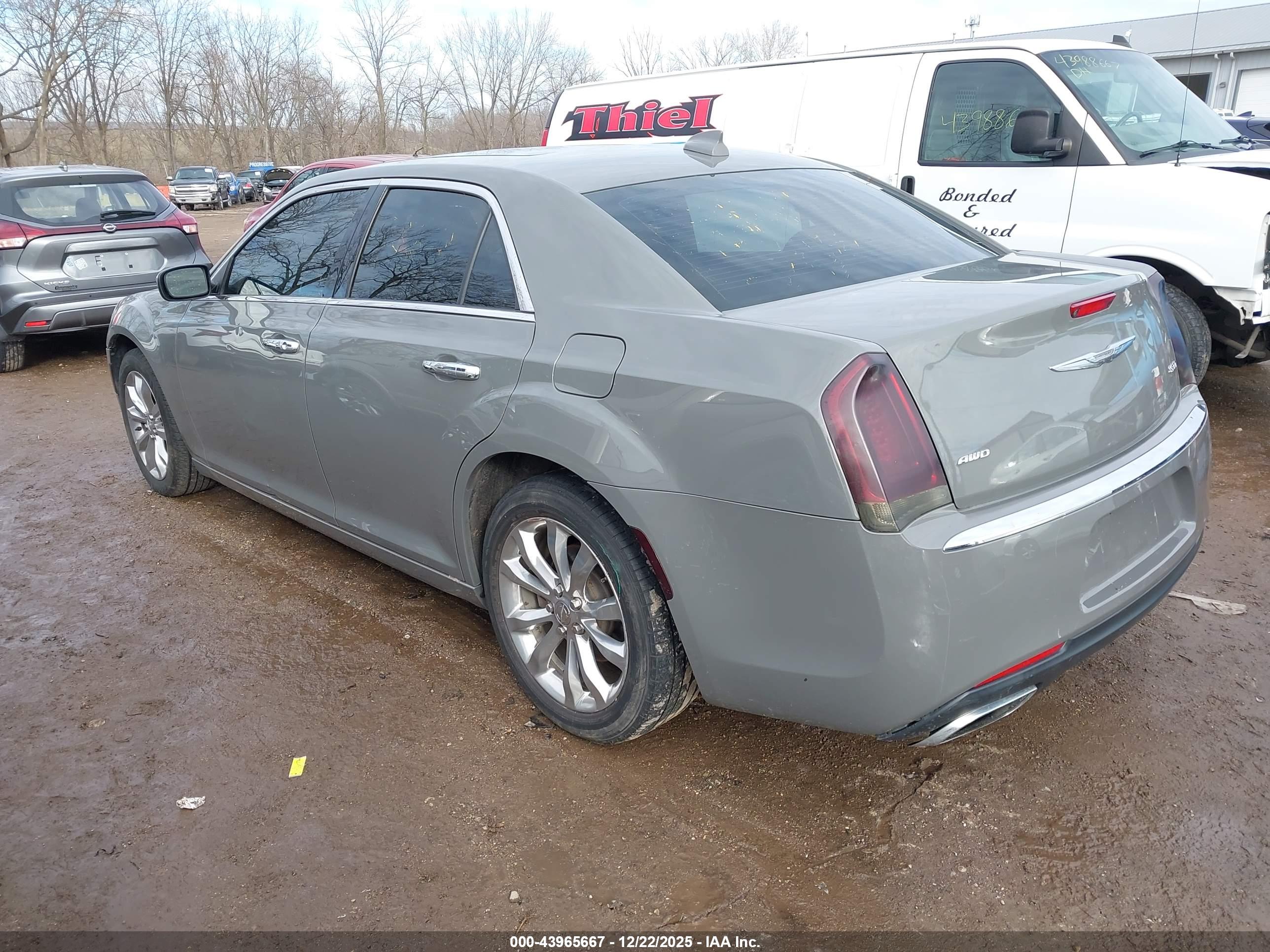 CHRYSLER 300 image 3
