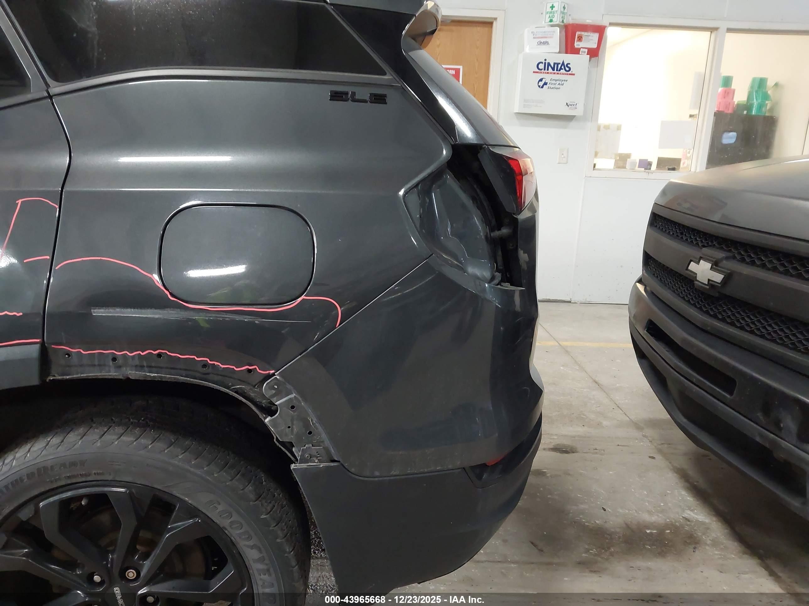 GMC TERRAIN image 6