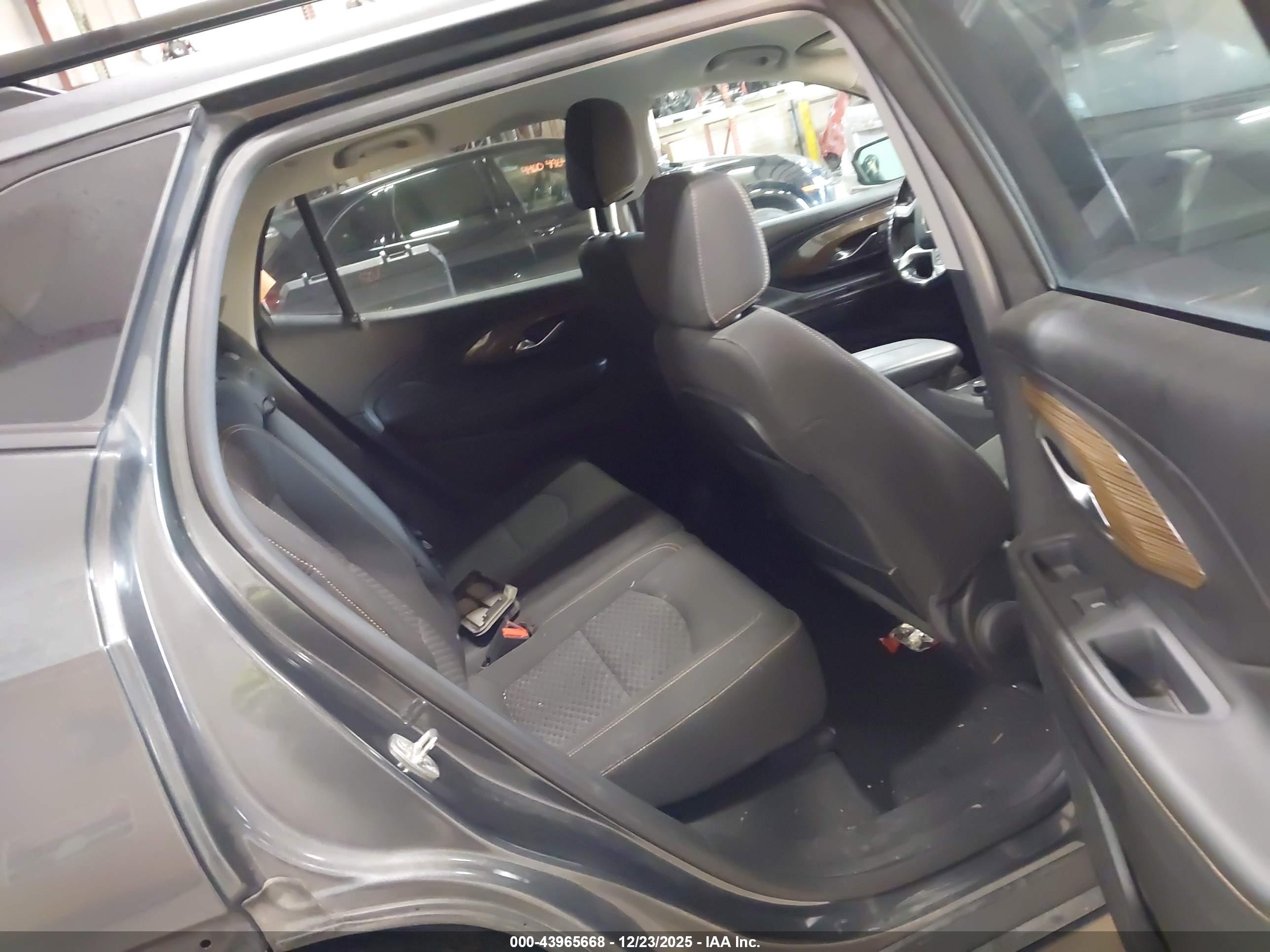 GMC TERRAIN image 8