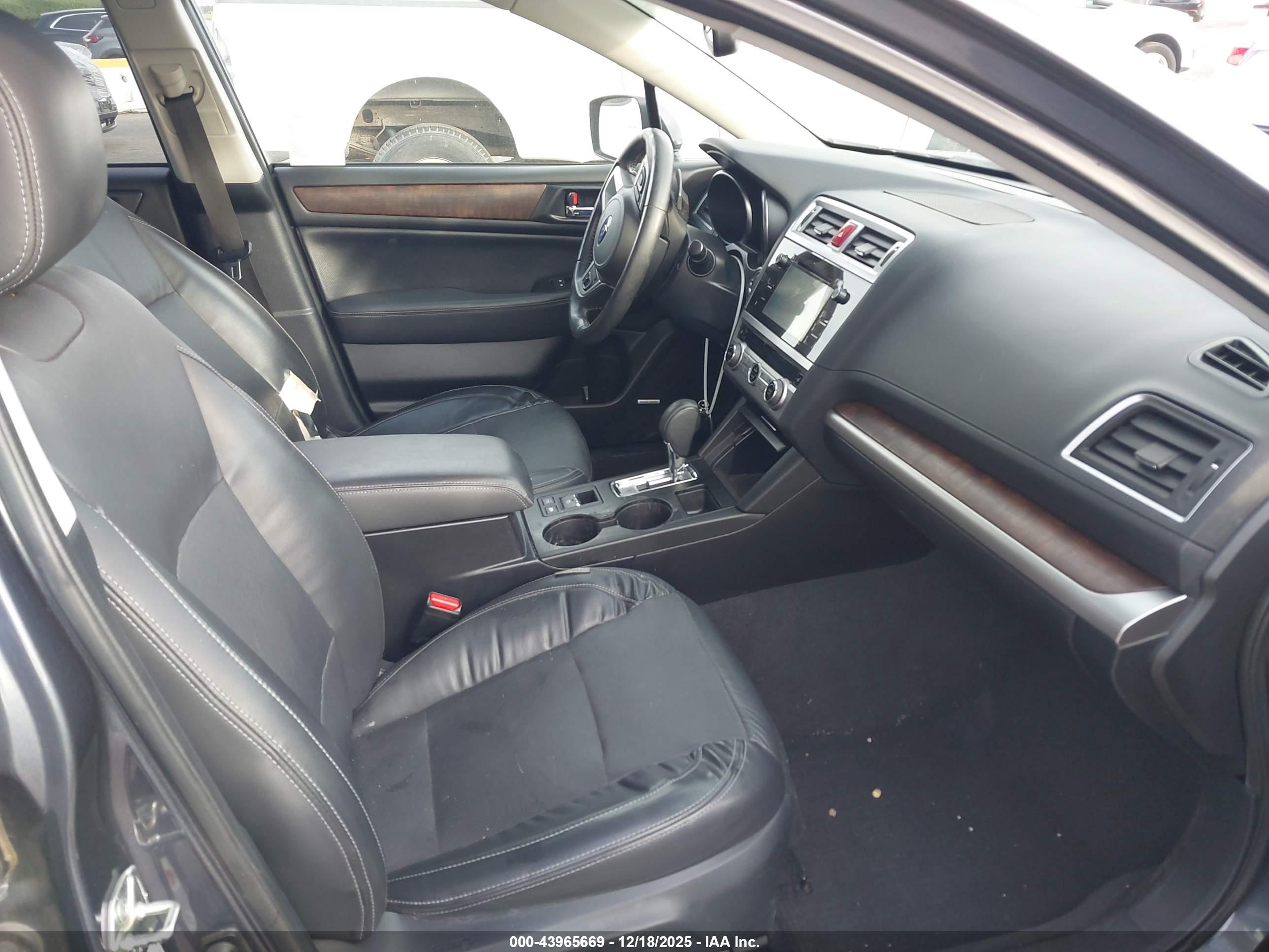 SUBARU OUTBACK image 5