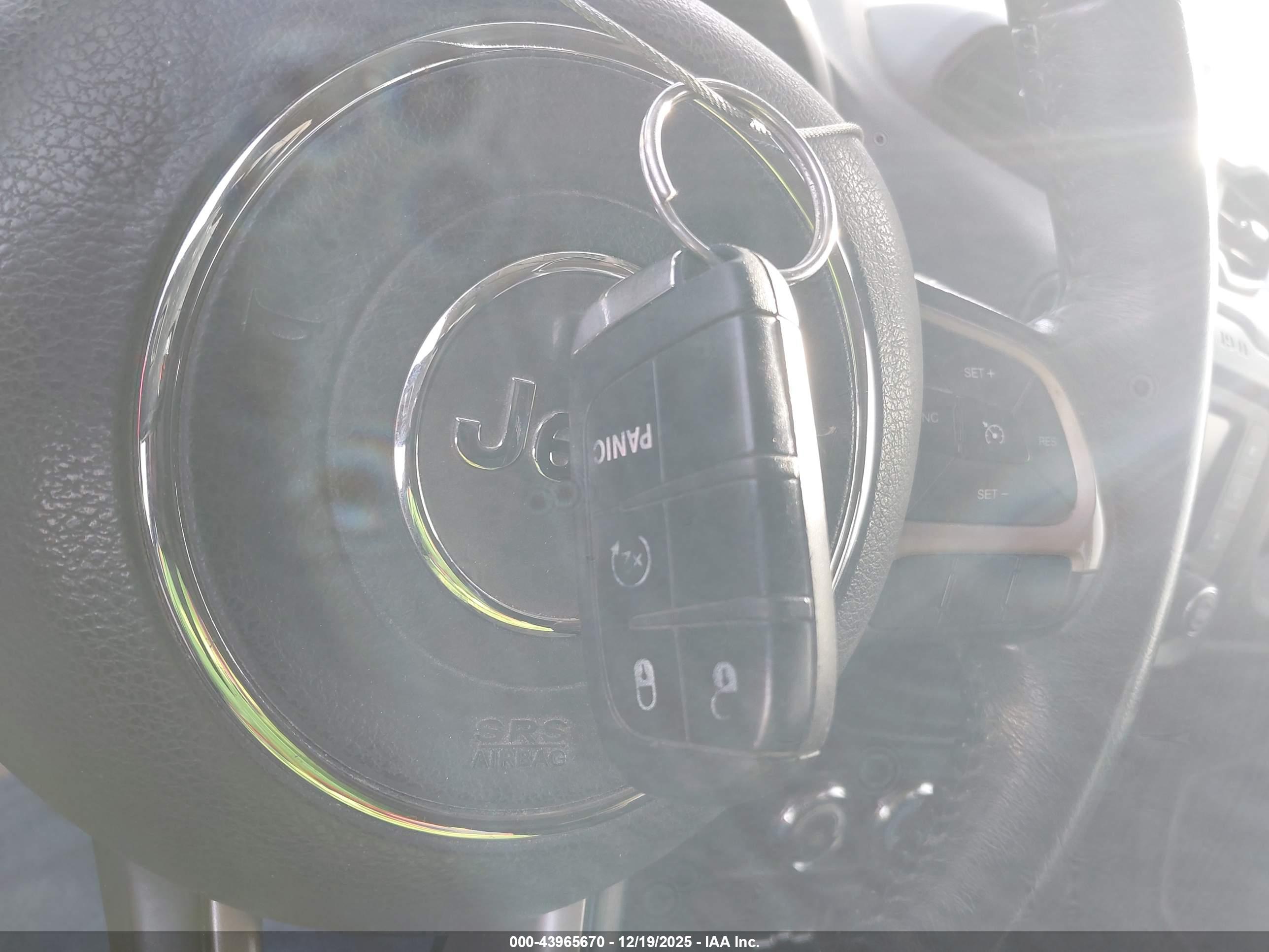 JEEP RENEGADE image 11