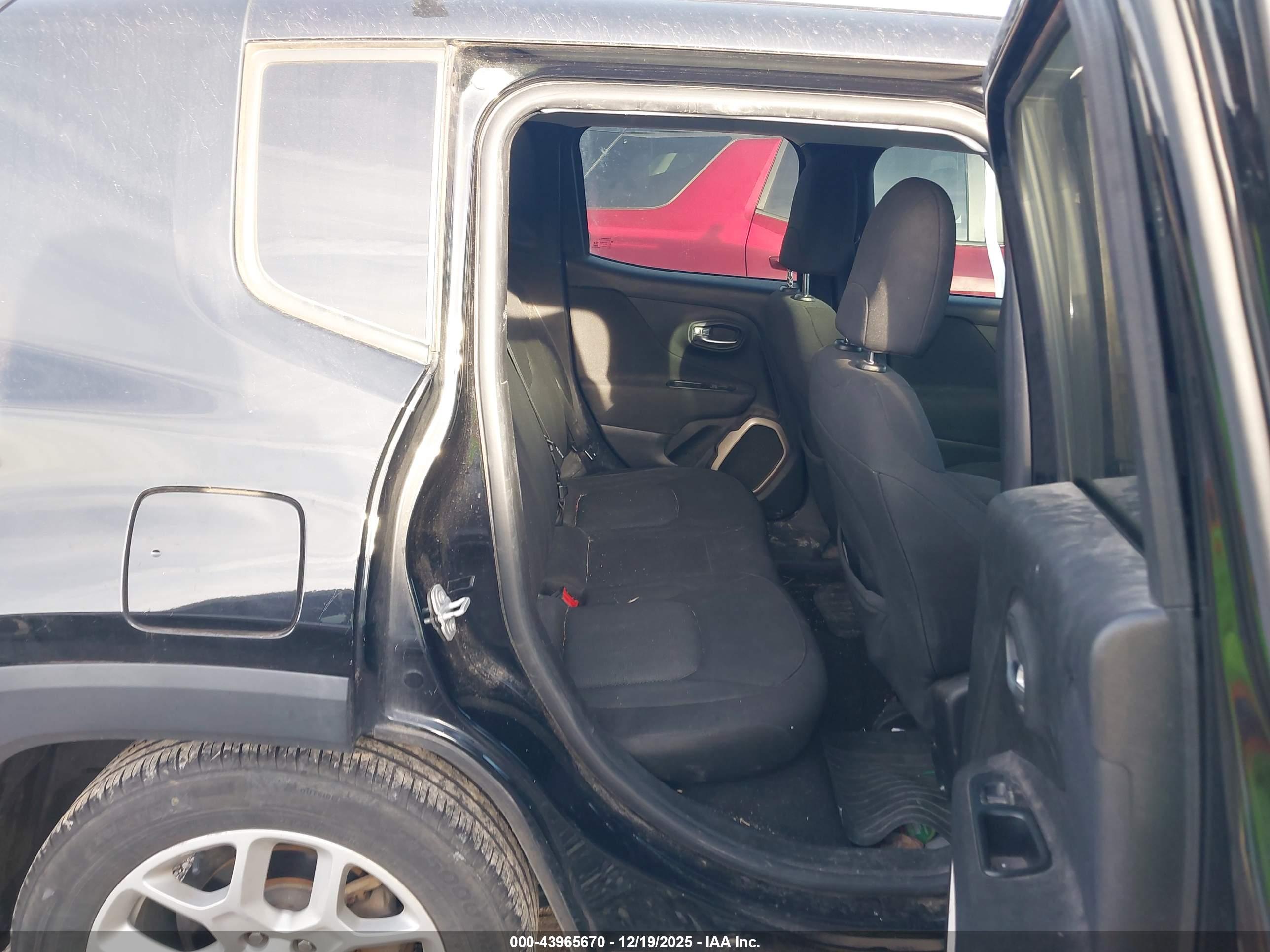 JEEP RENEGADE image 8