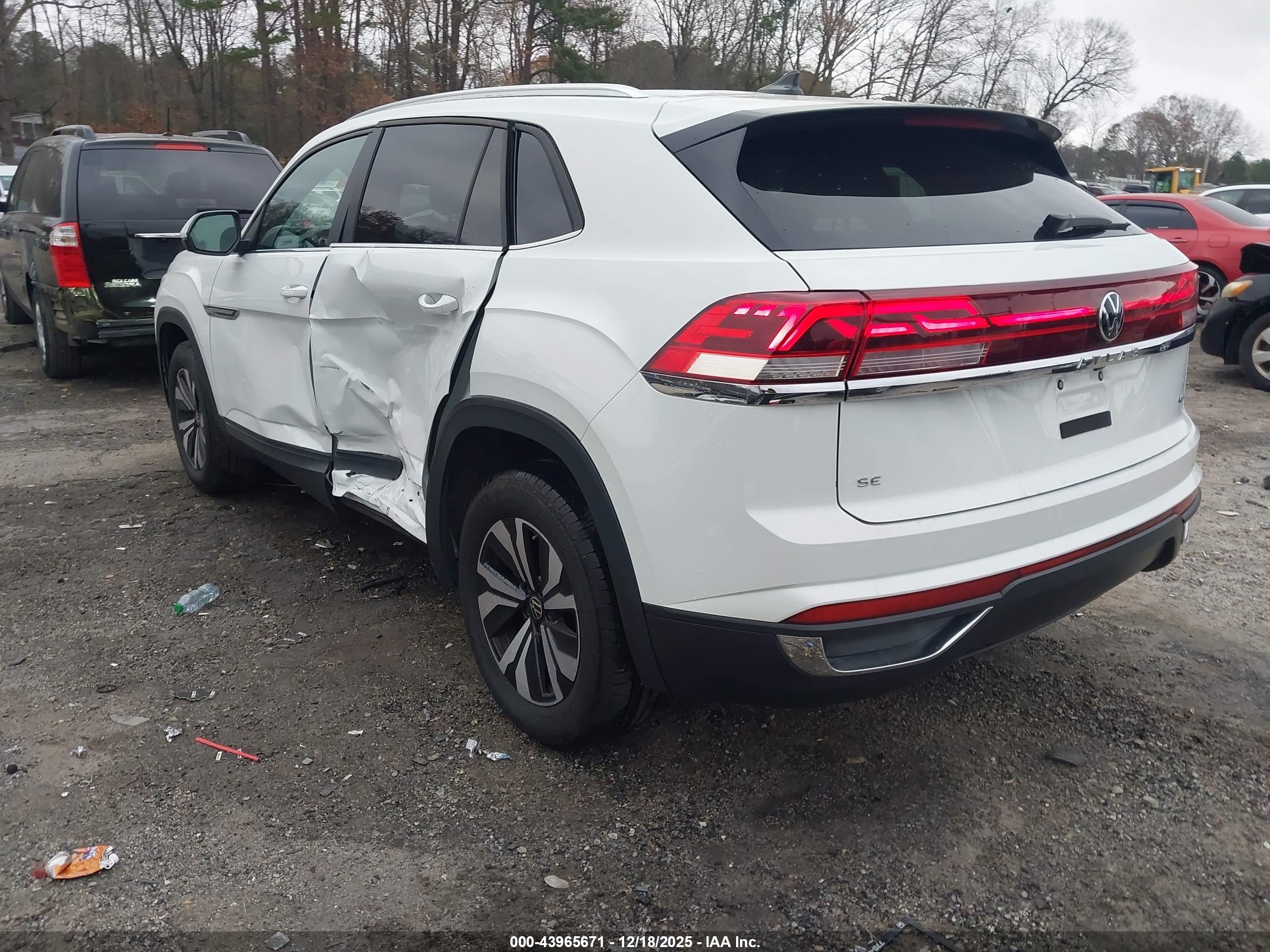 VOLKSWAGEN ATLAS image 3