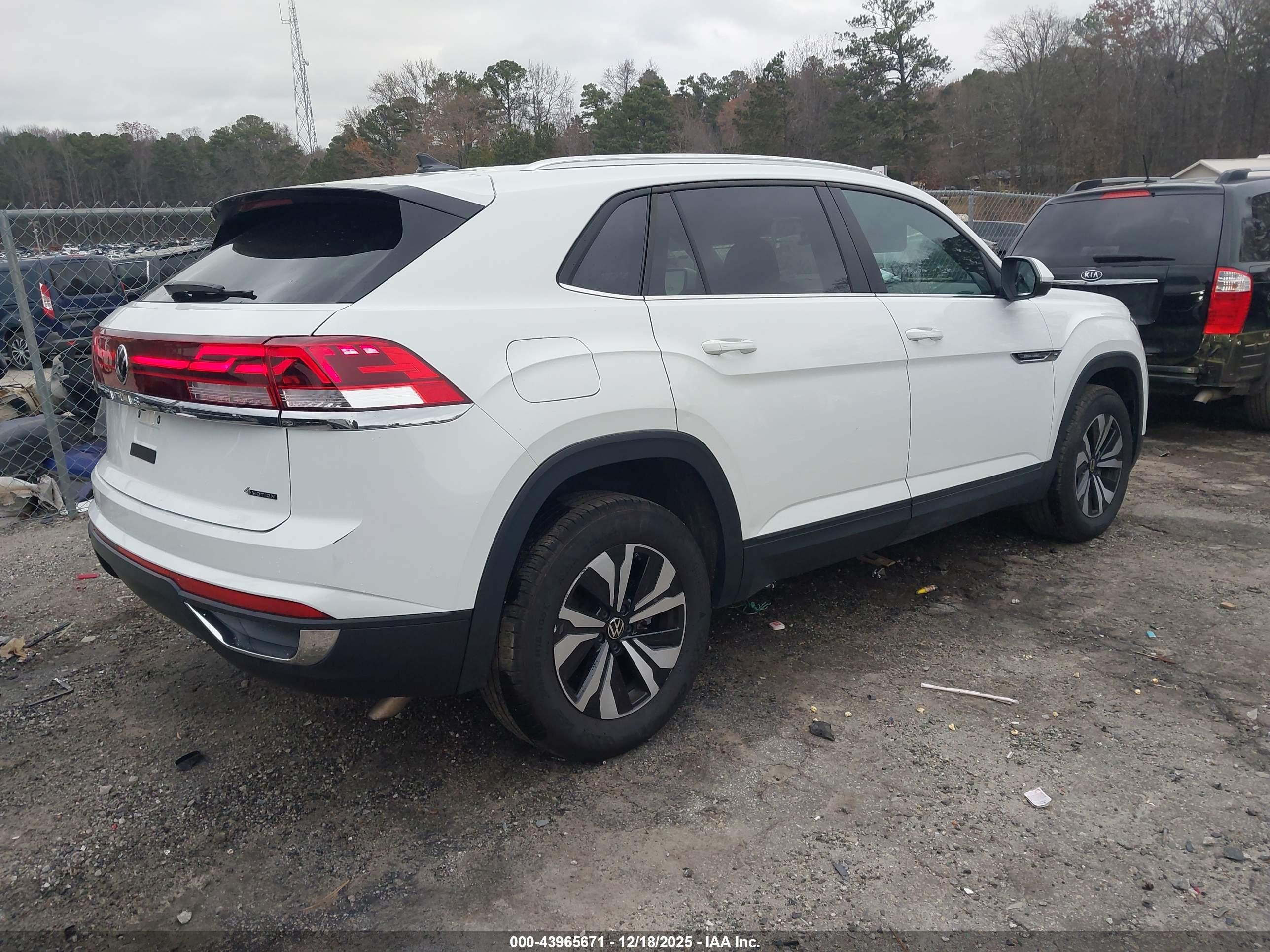 VOLKSWAGEN ATLAS image 4