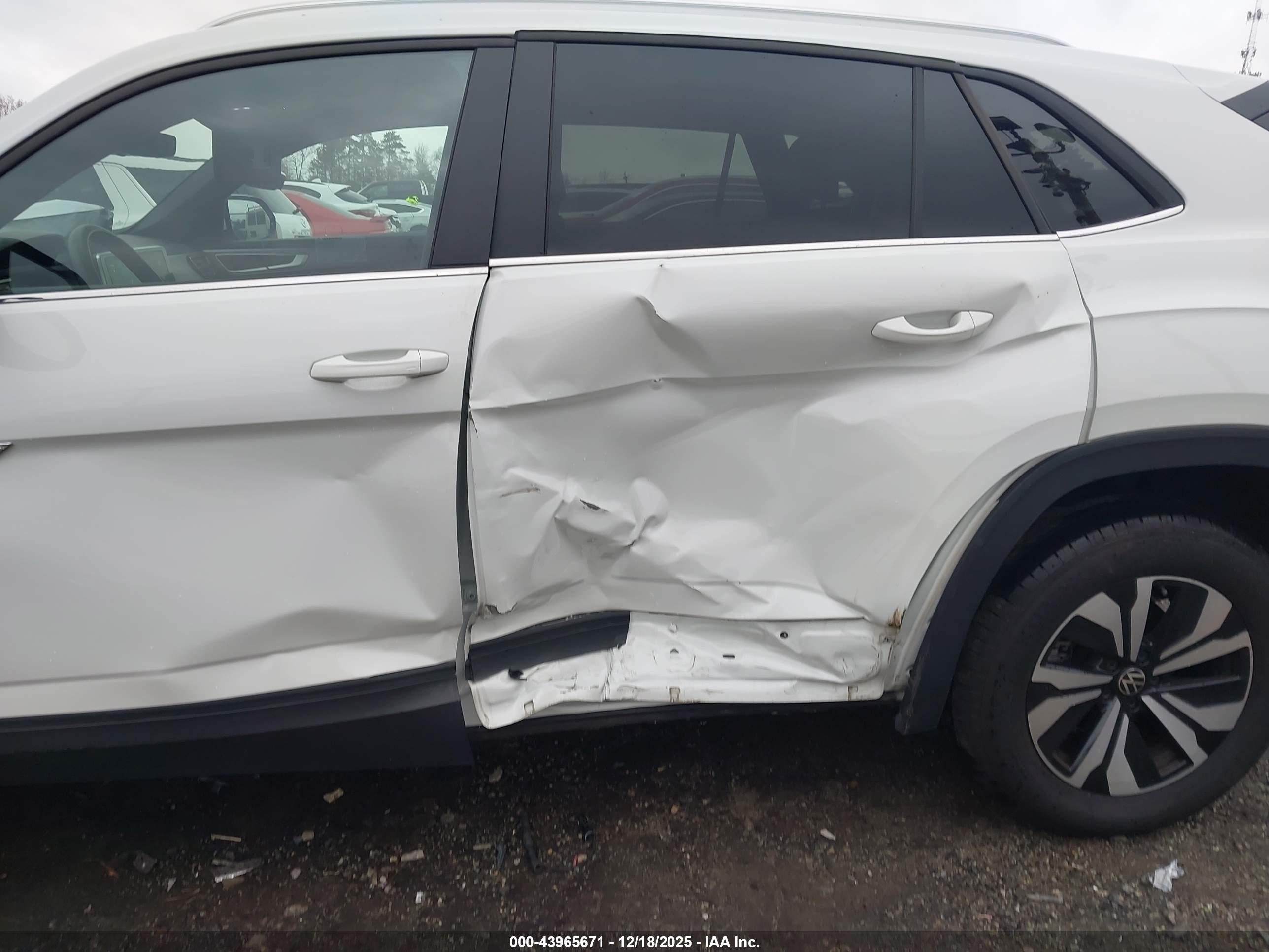 VOLKSWAGEN ATLAS image 6