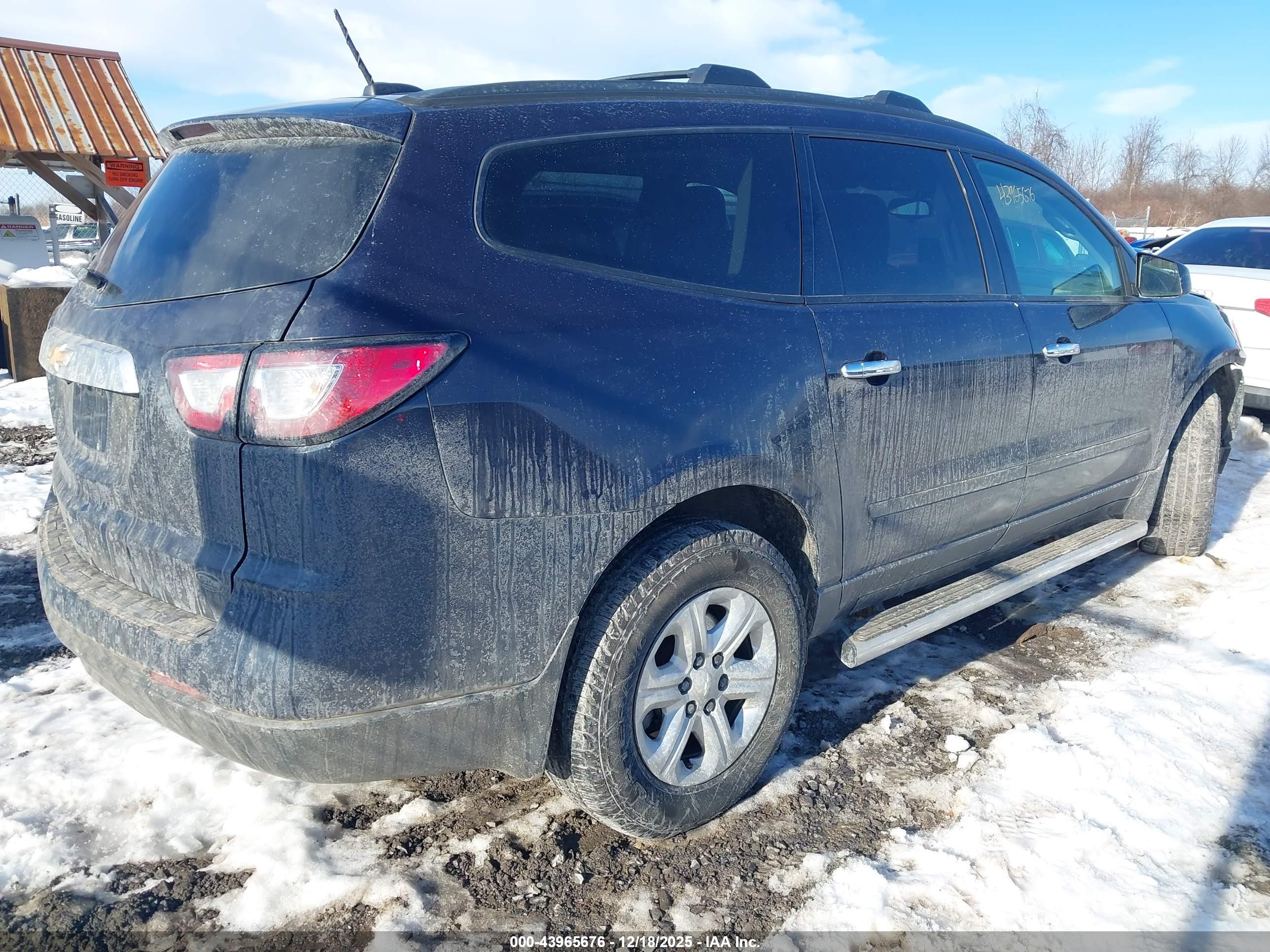 CHEVROLET TRAVERSE image 4