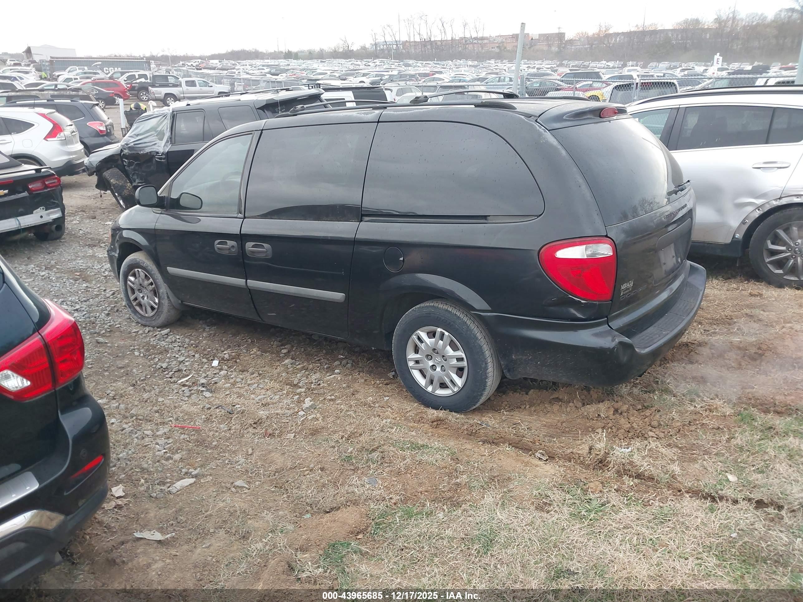DODGE GRAND image 3