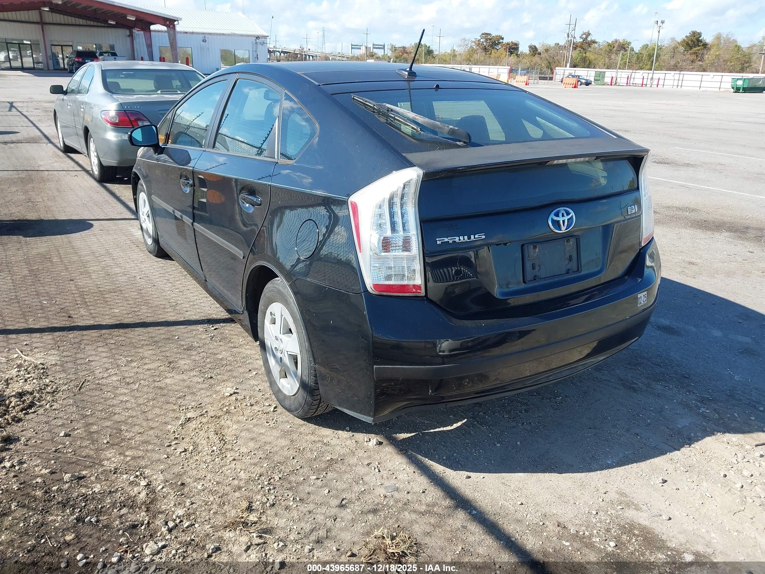 TOYOTA PRIUS image 3