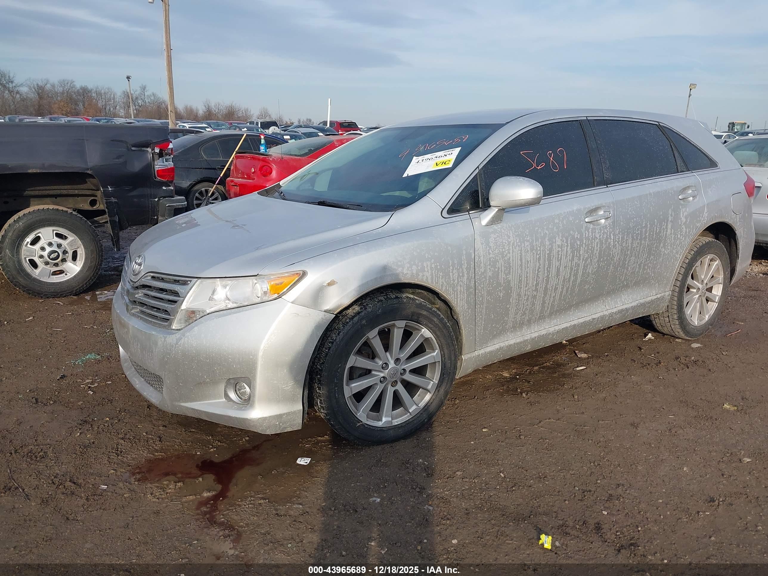 TOYOTA VENZA image 2