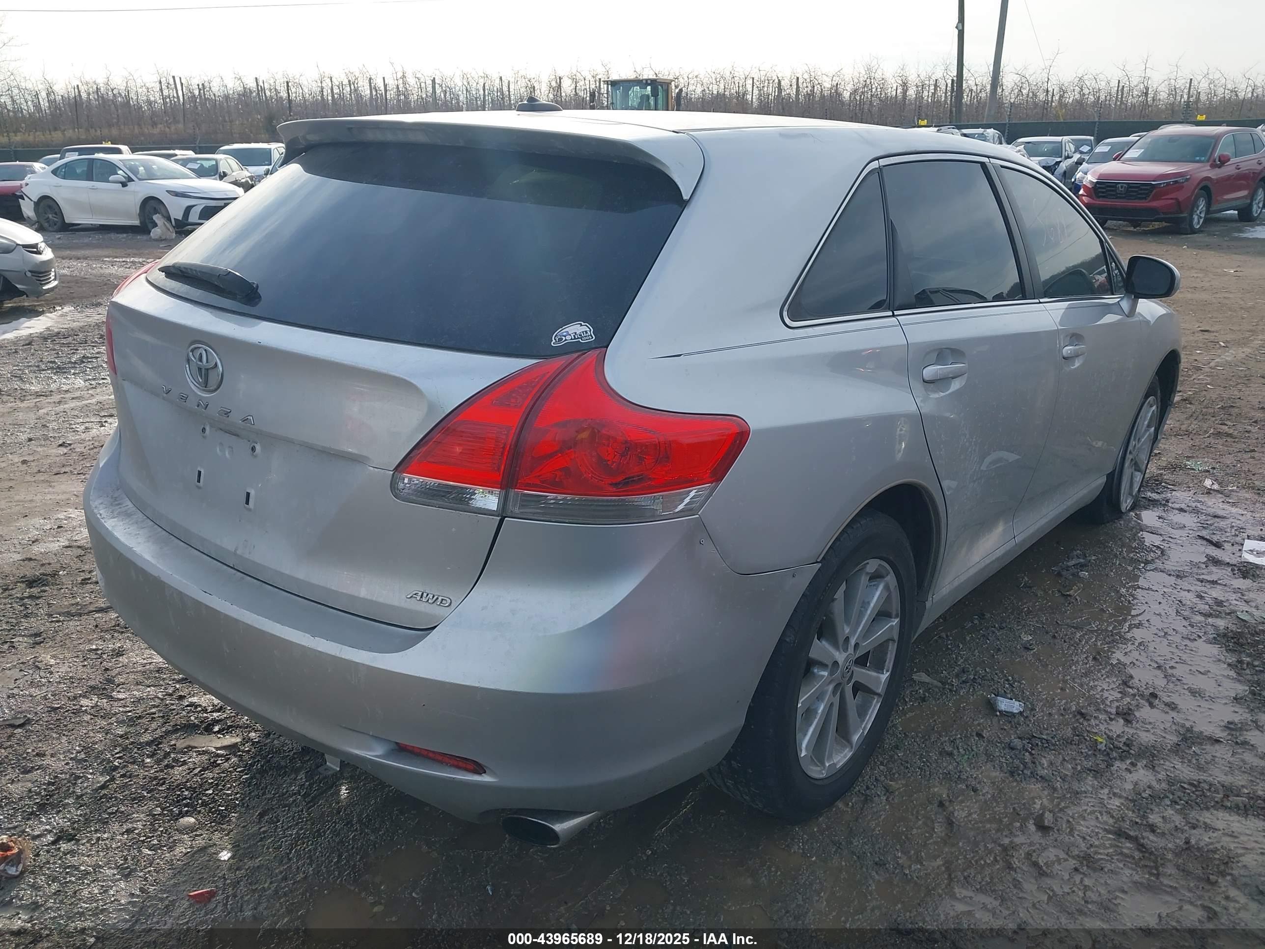 TOYOTA VENZA image 4