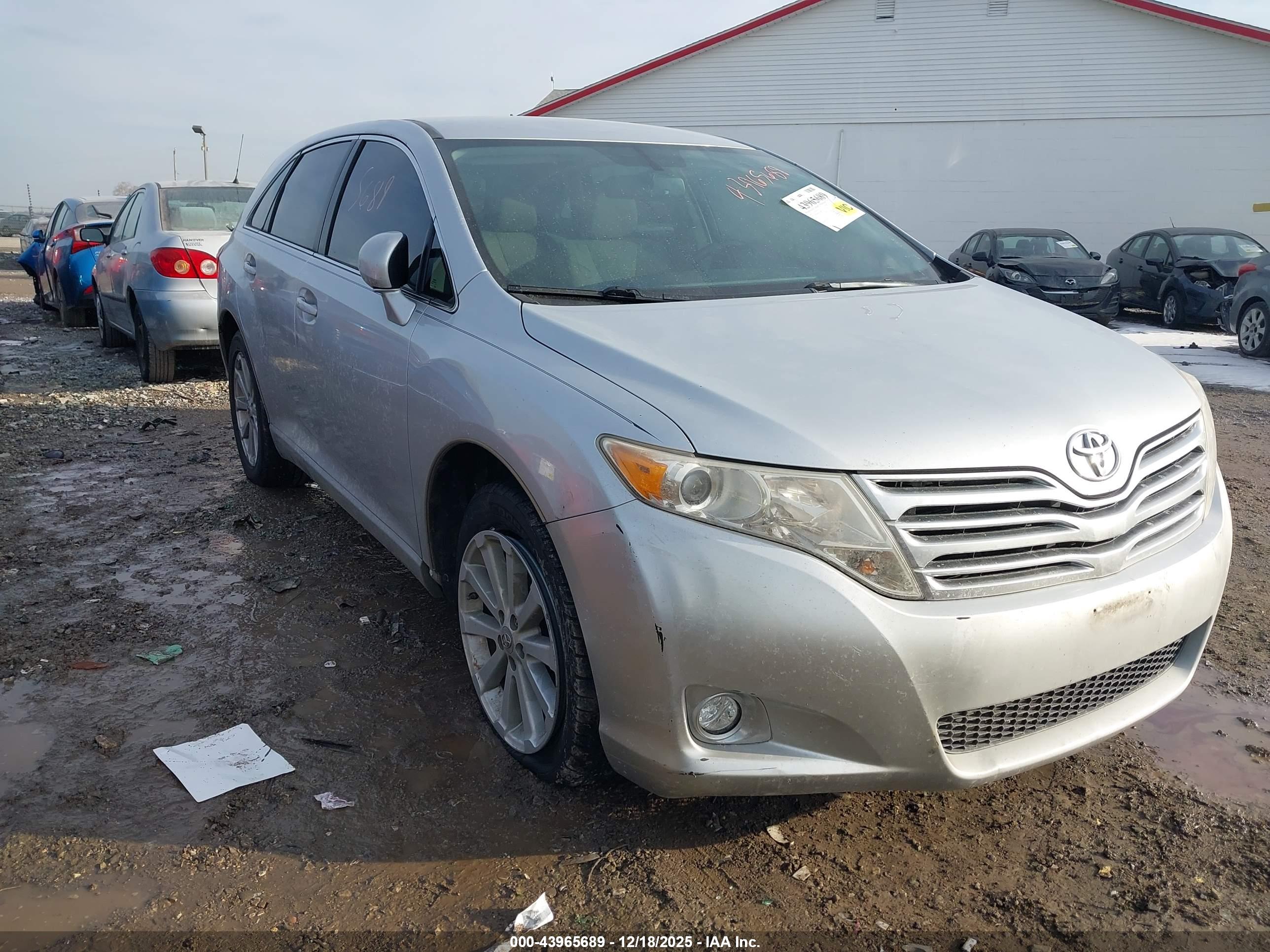 TOYOTA VENZA image 6