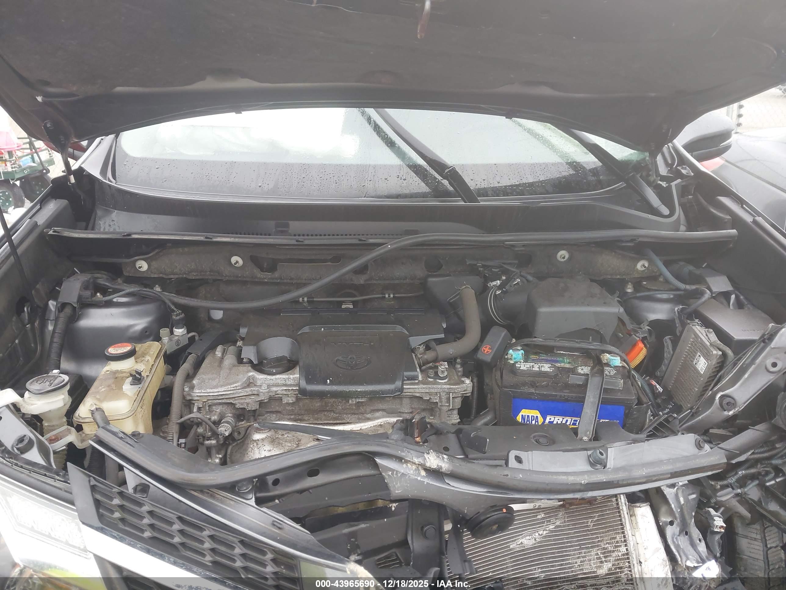 TOYOTA RAV4 image 10