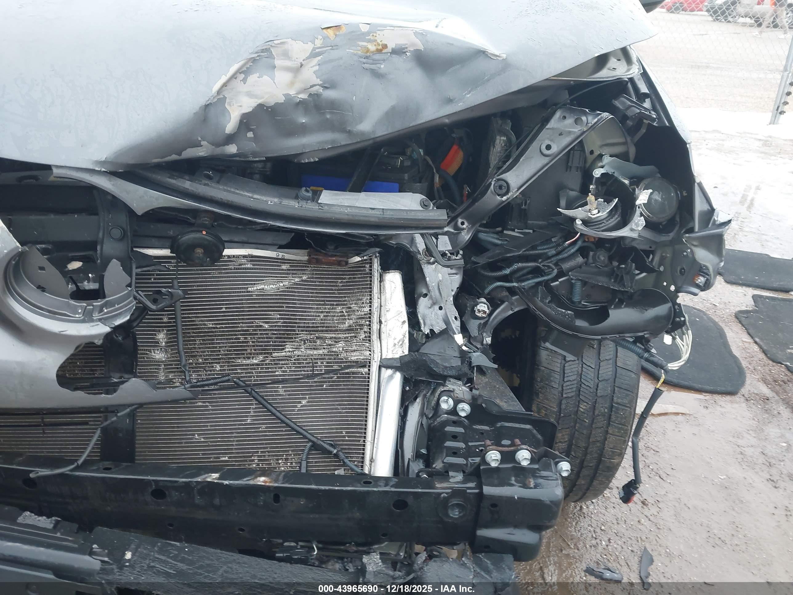 TOYOTA RAV4 image 6