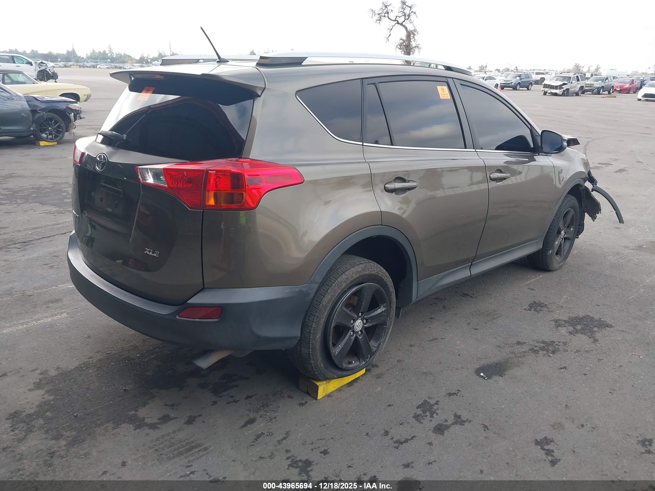 TOYOTA RAV4 image 4