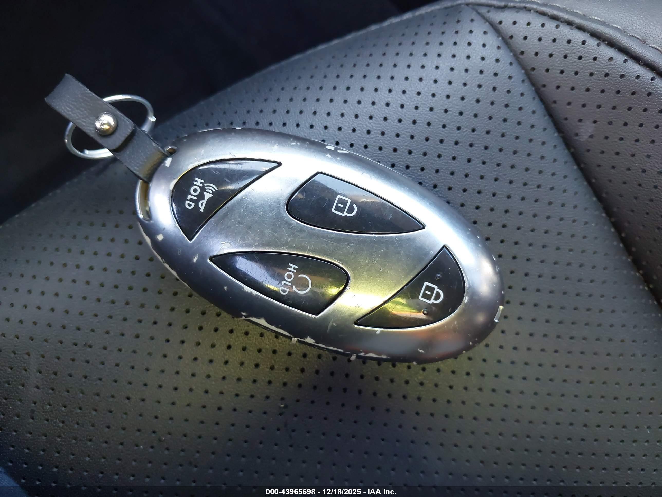 HYUNDAI KONA image 11