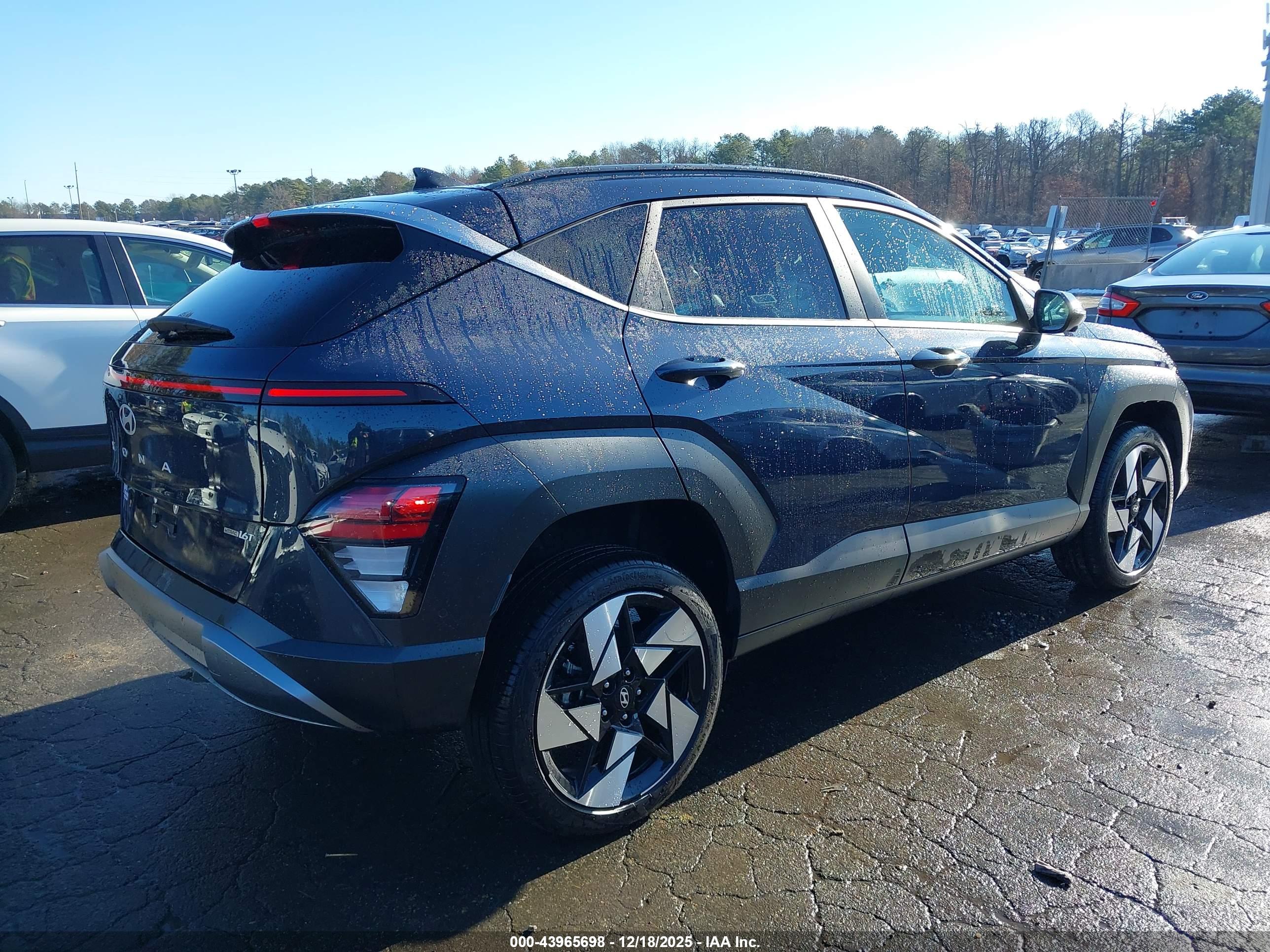 HYUNDAI KONA image 4