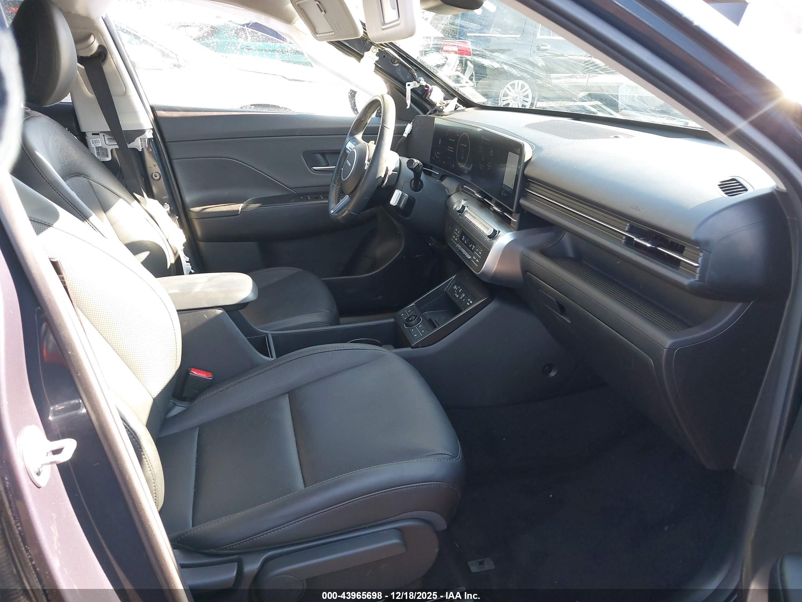 HYUNDAI KONA image 5