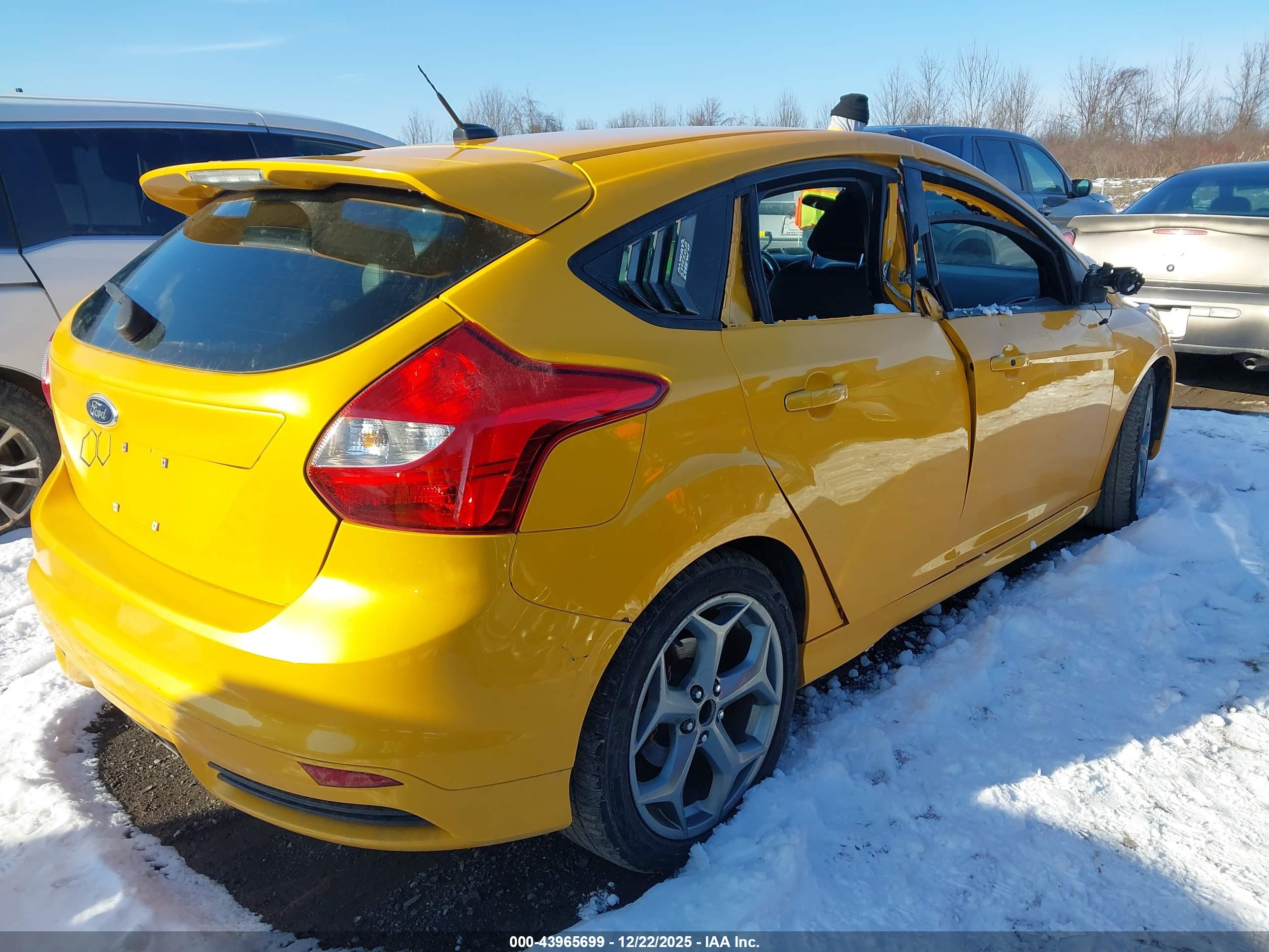 FORD FOCUS image 4