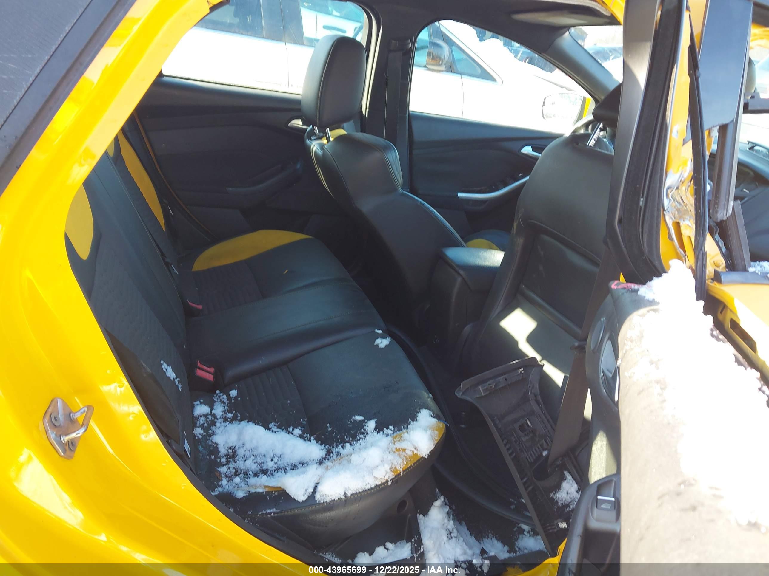 FORD FOCUS image 8