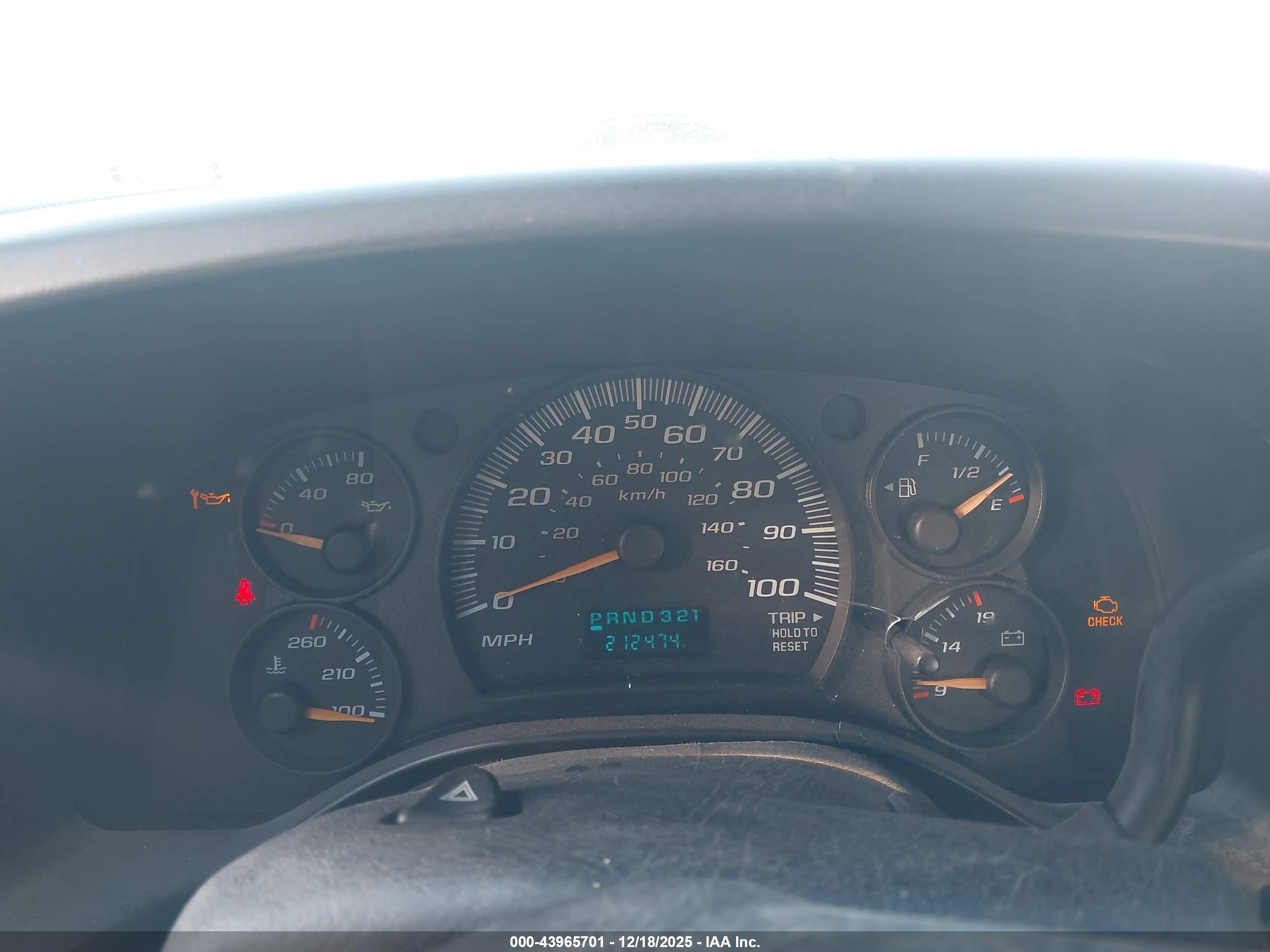 CHEVROLET EXPRESS image 6