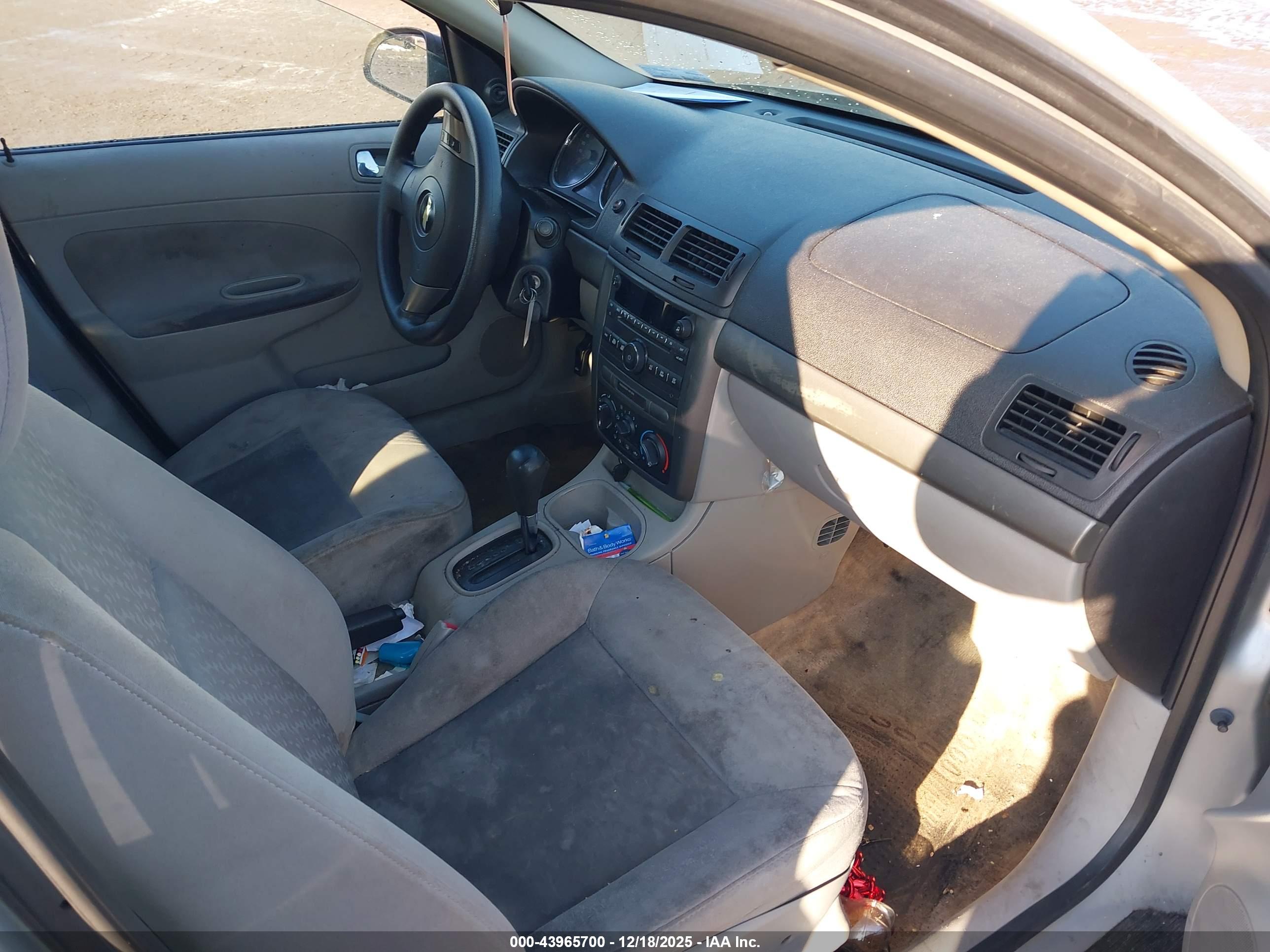 CHEVROLET COBALT image 5