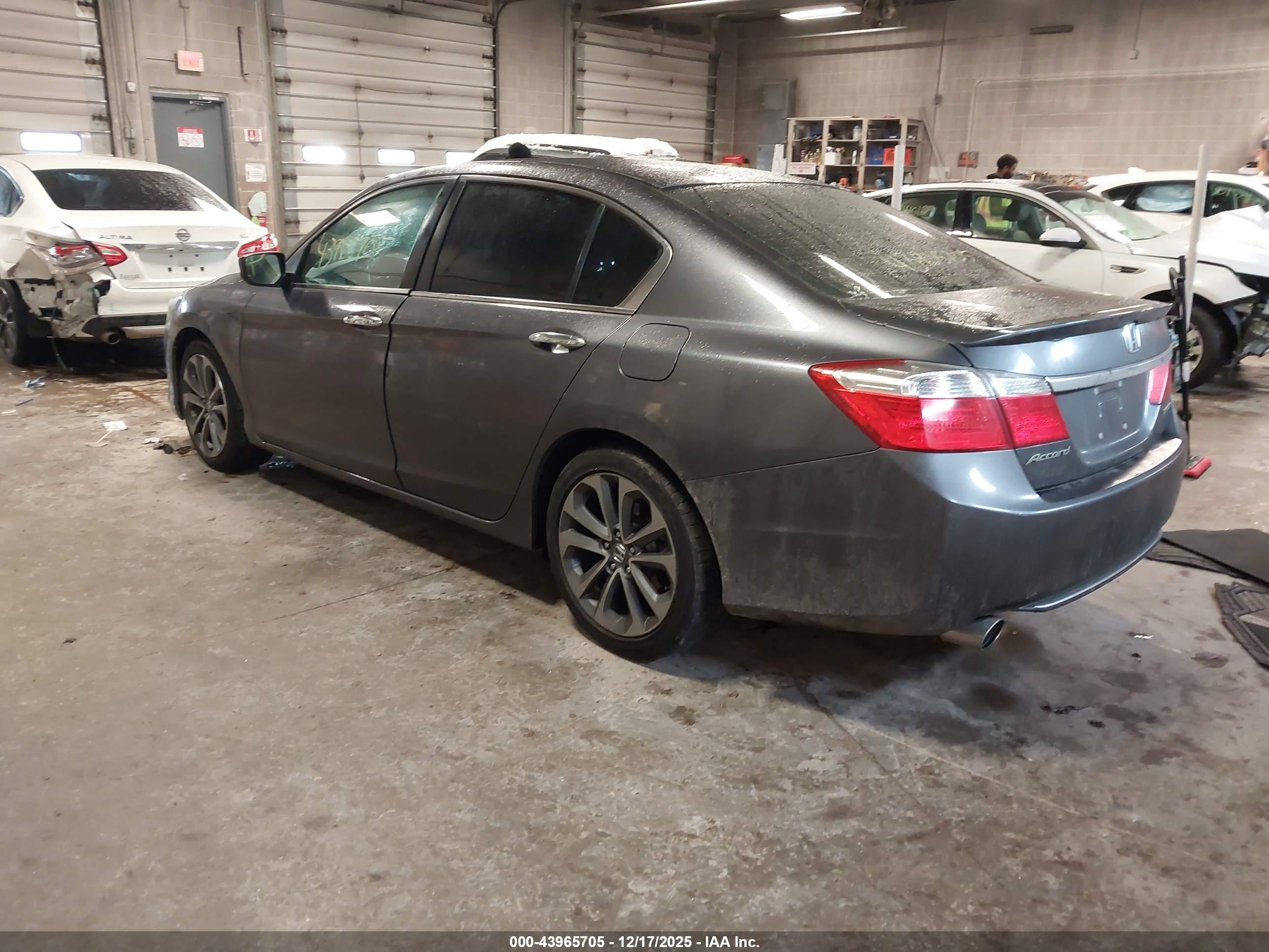 HONDA ACCORD image 3