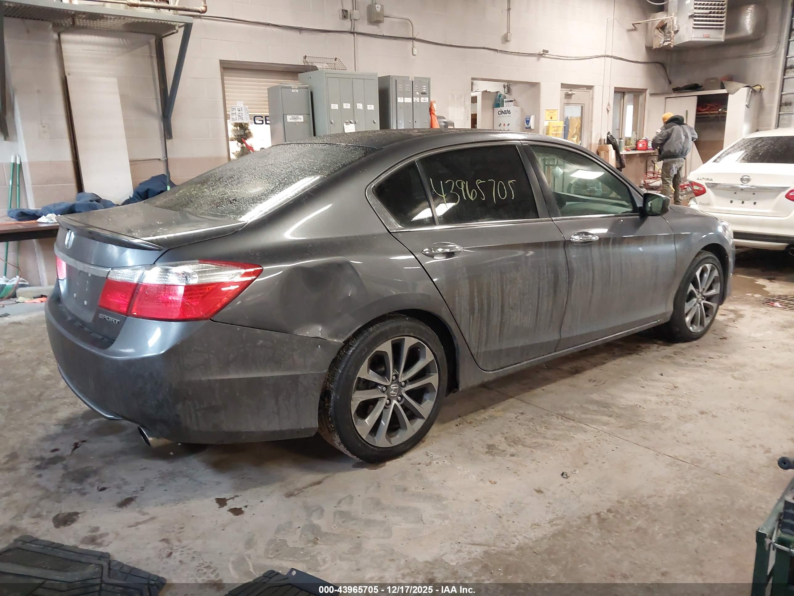 HONDA ACCORD image 4